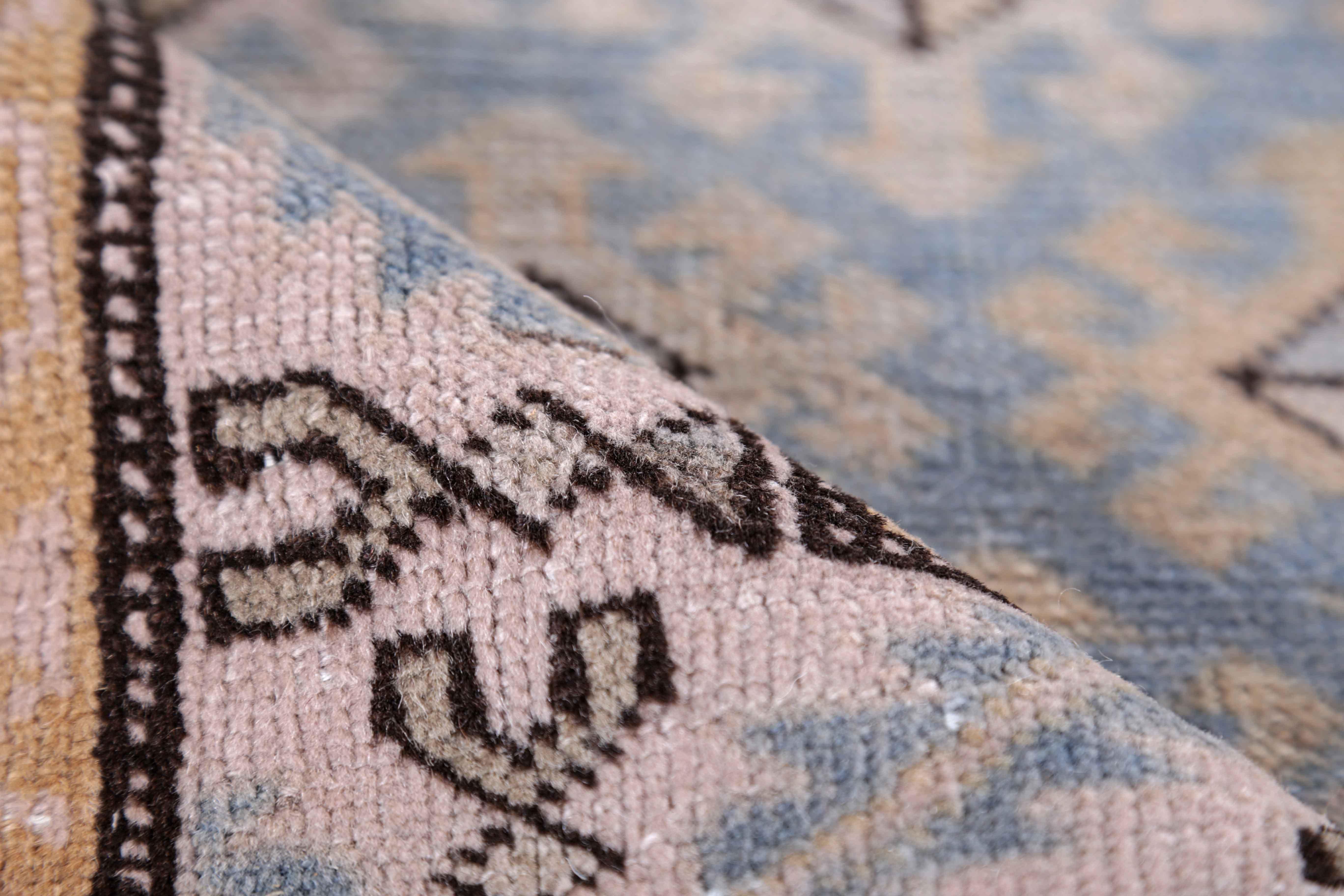 Antiker persischer Läufer mit Azerbaijan-Design aus Persien (Handgewebt) im Angebot