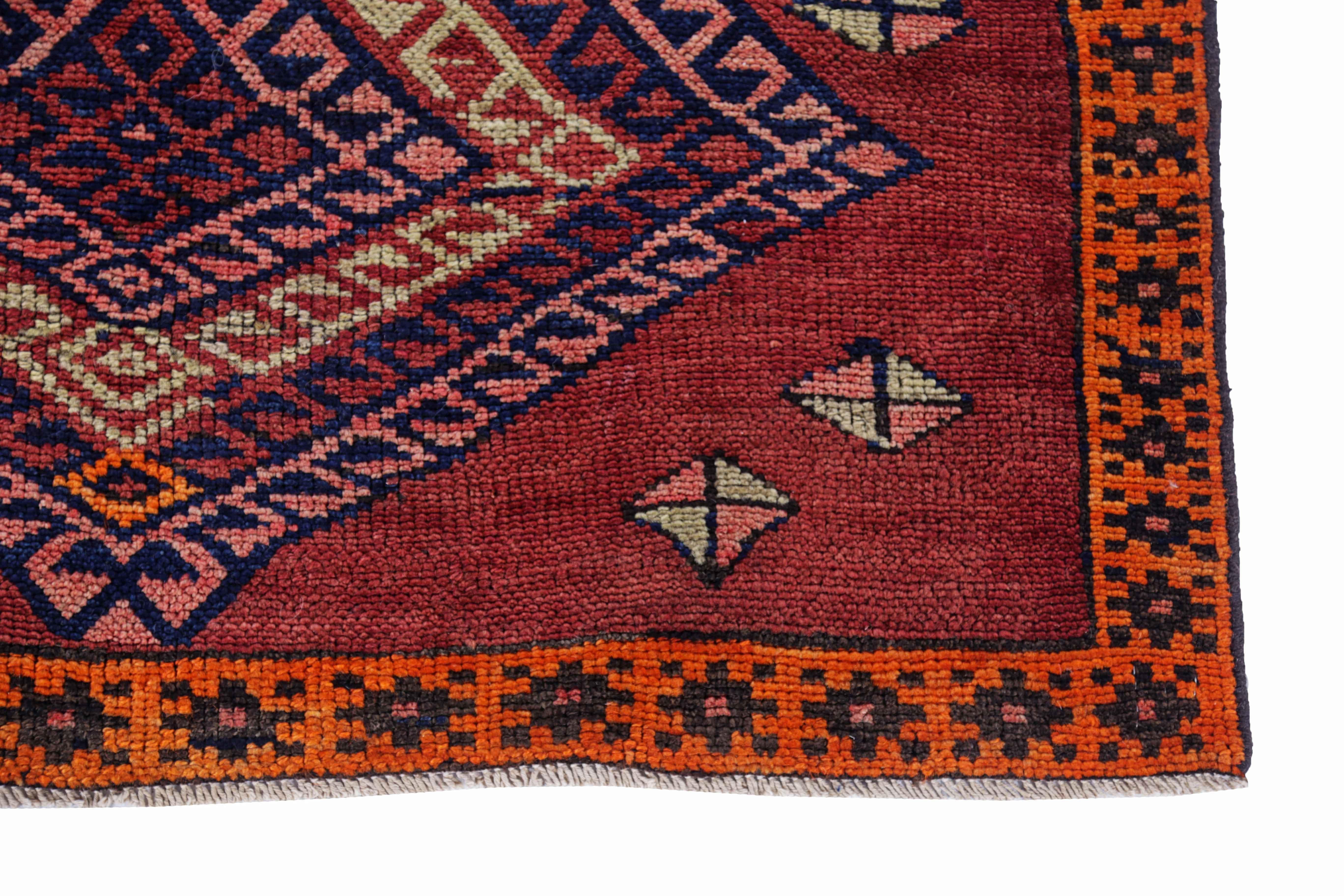 Antique Persian Runner Rug Azerbaijan Design In Excellent Condition For Sale In Dallas, TX