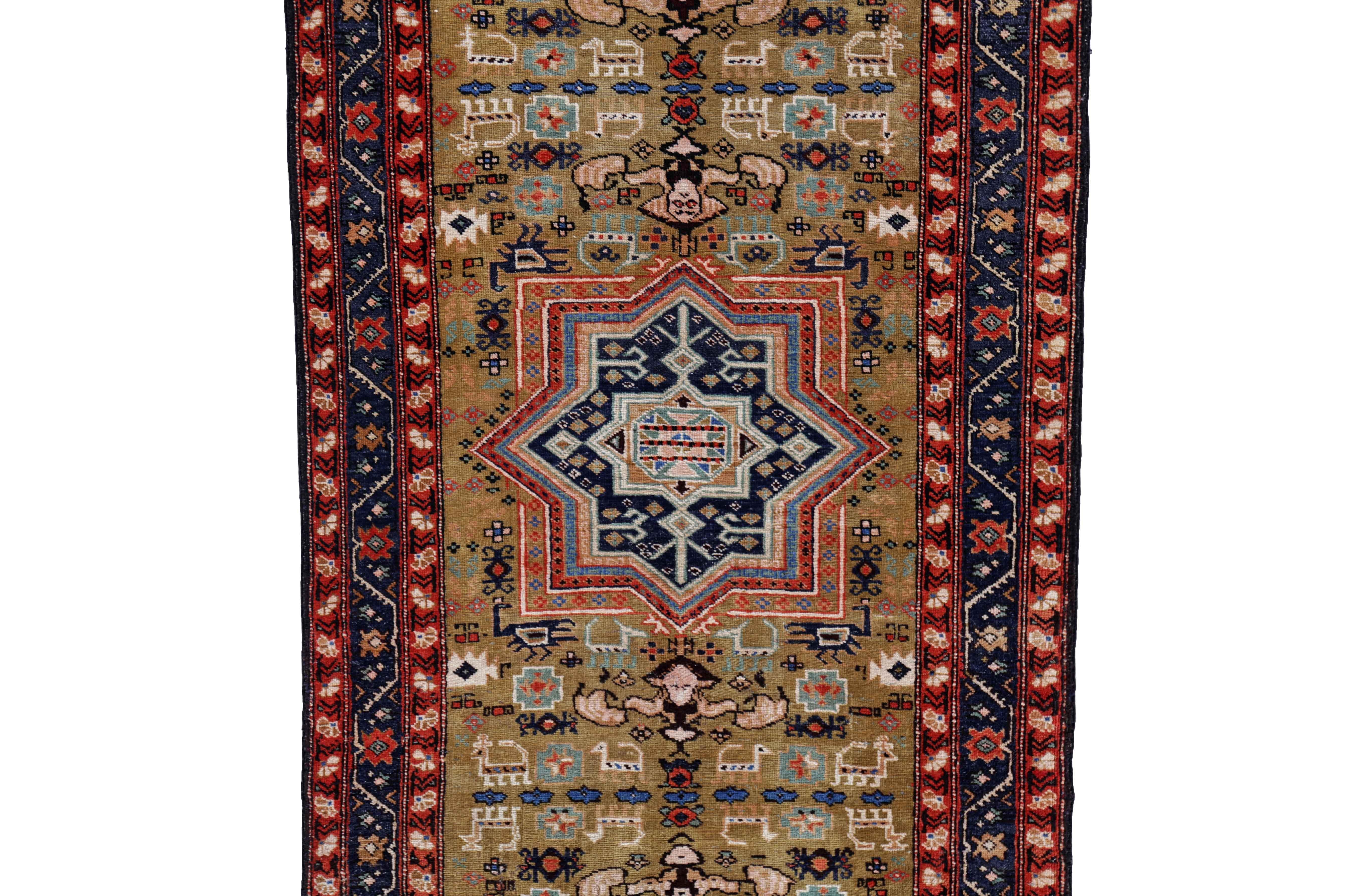 Autre Tapis de couloir persan ancien design azerbaïdjan en vente