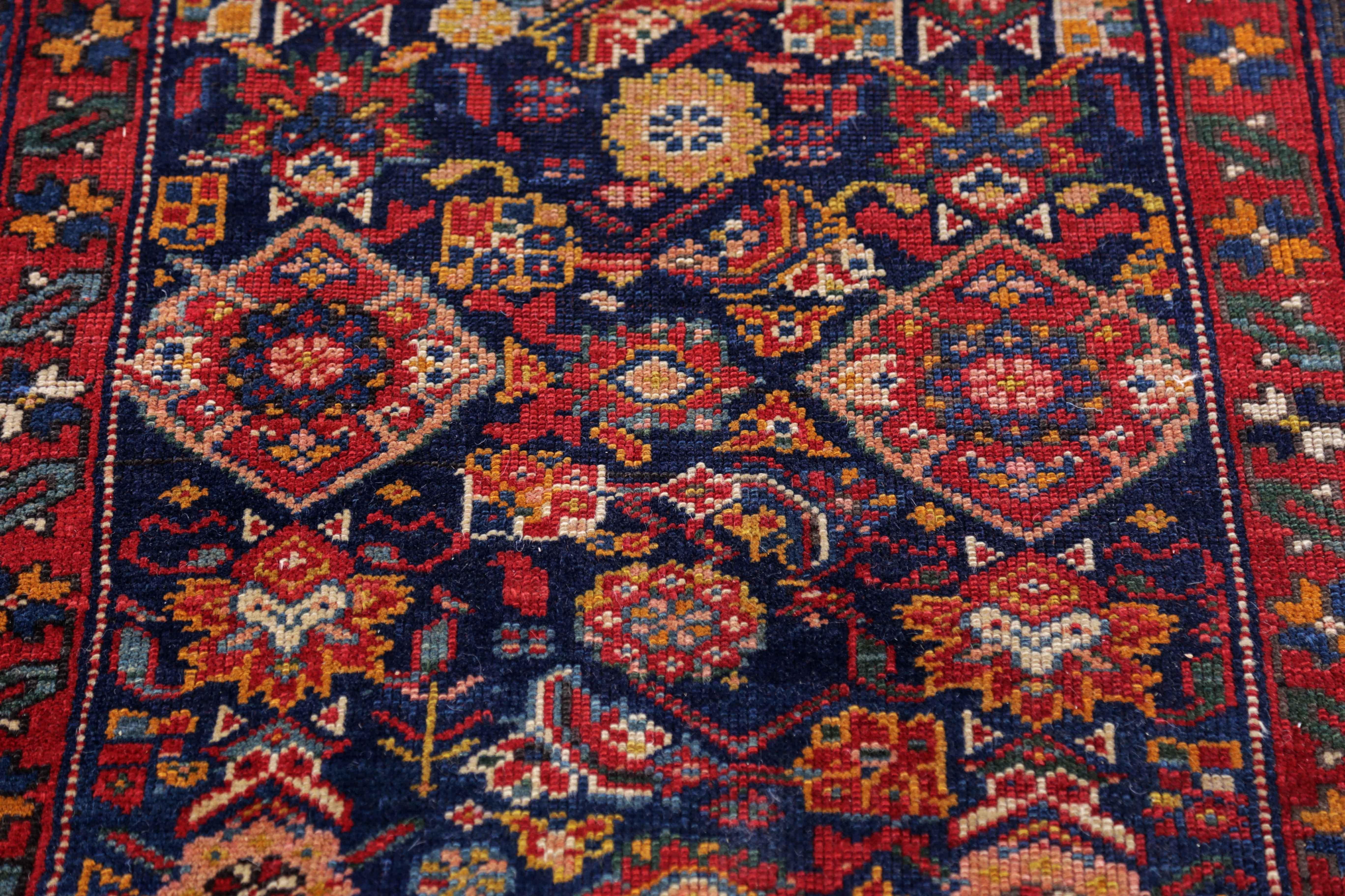 Perse Tapis de couloir persan ancien design azerbaïdjan en vente