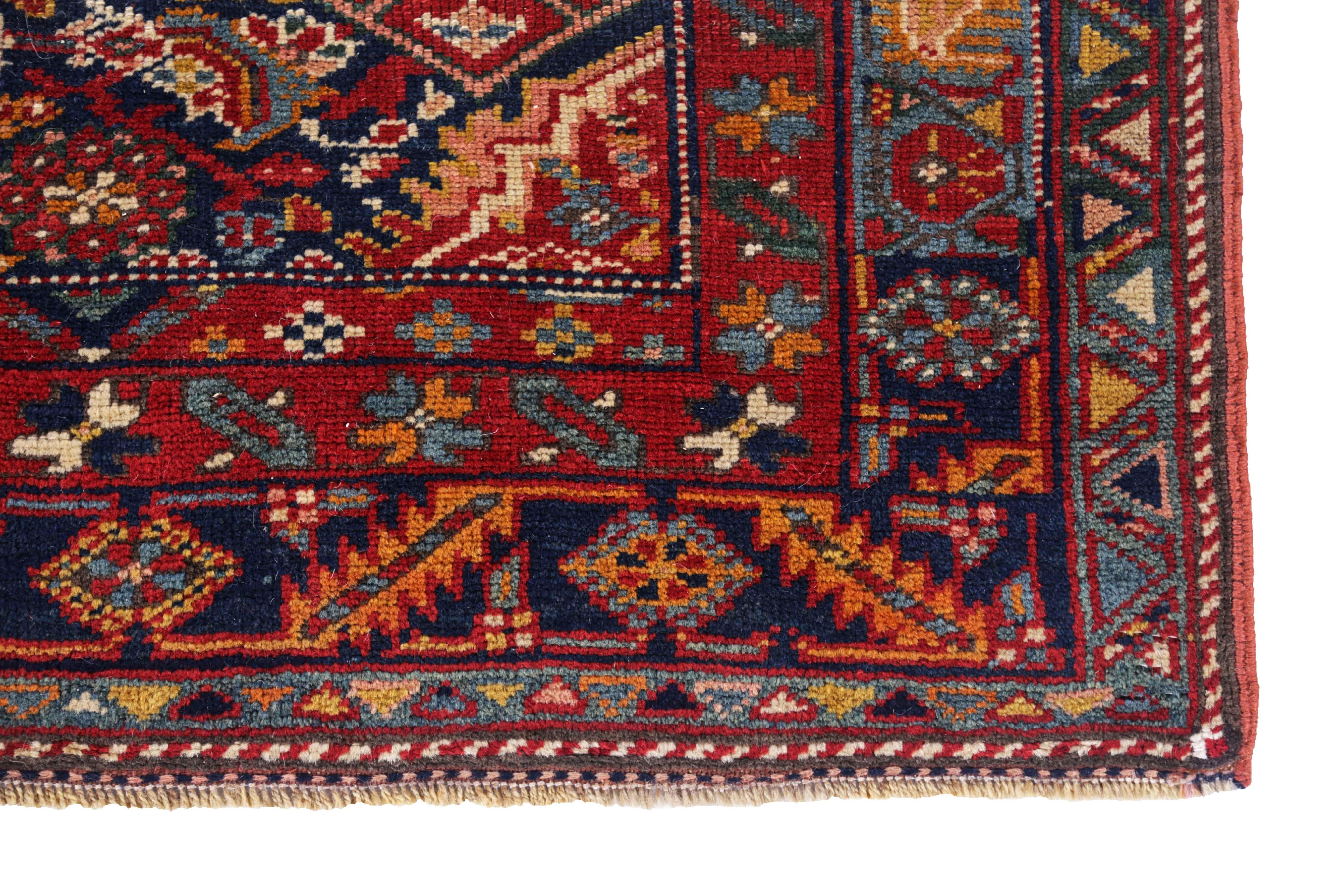 Tissé à la main Tapis de couloir persan ancien design azerbaïdjan en vente