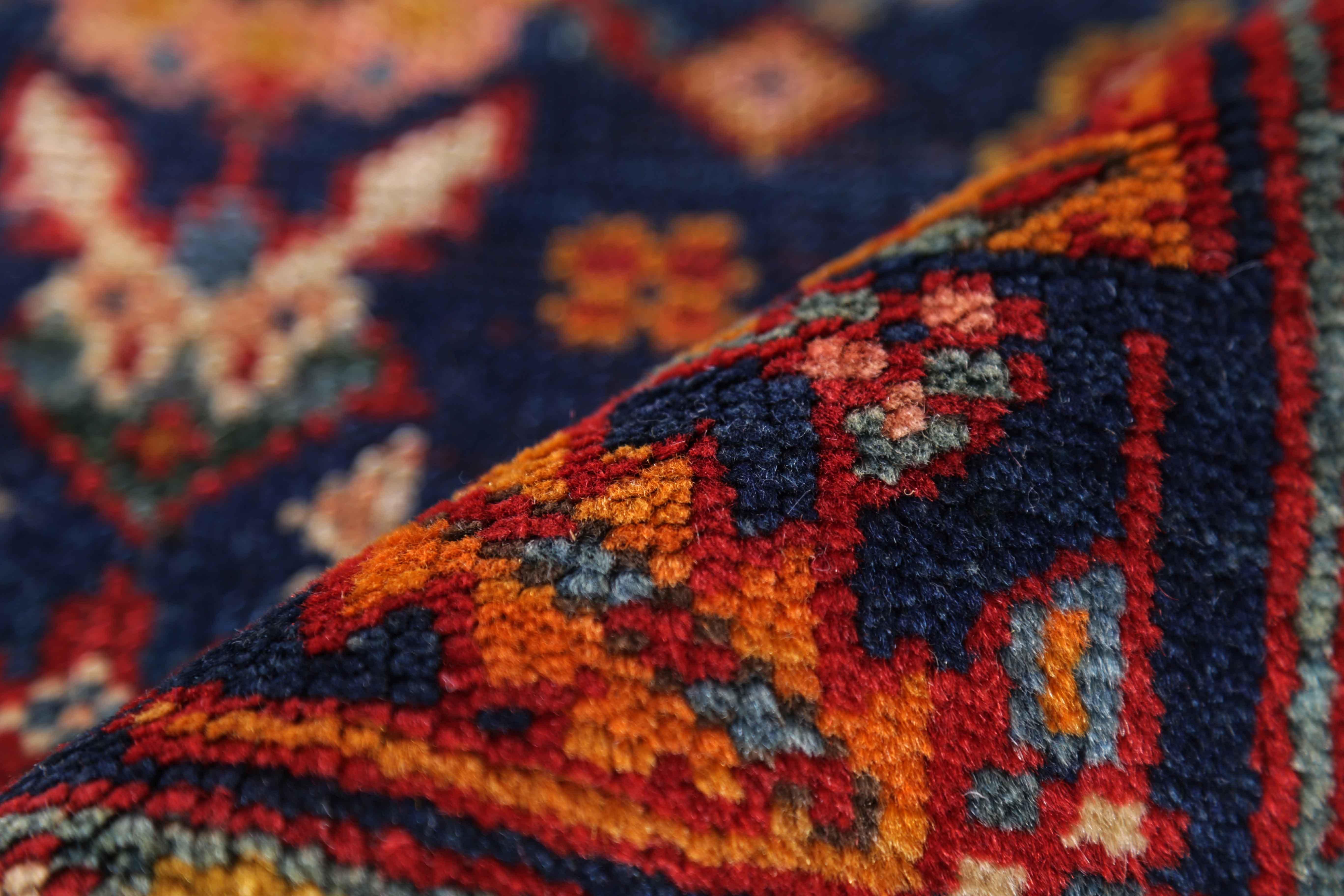 Tapis de couloir persan ancien design azerbaïdjan Excellent état - En vente à Dallas, TX
