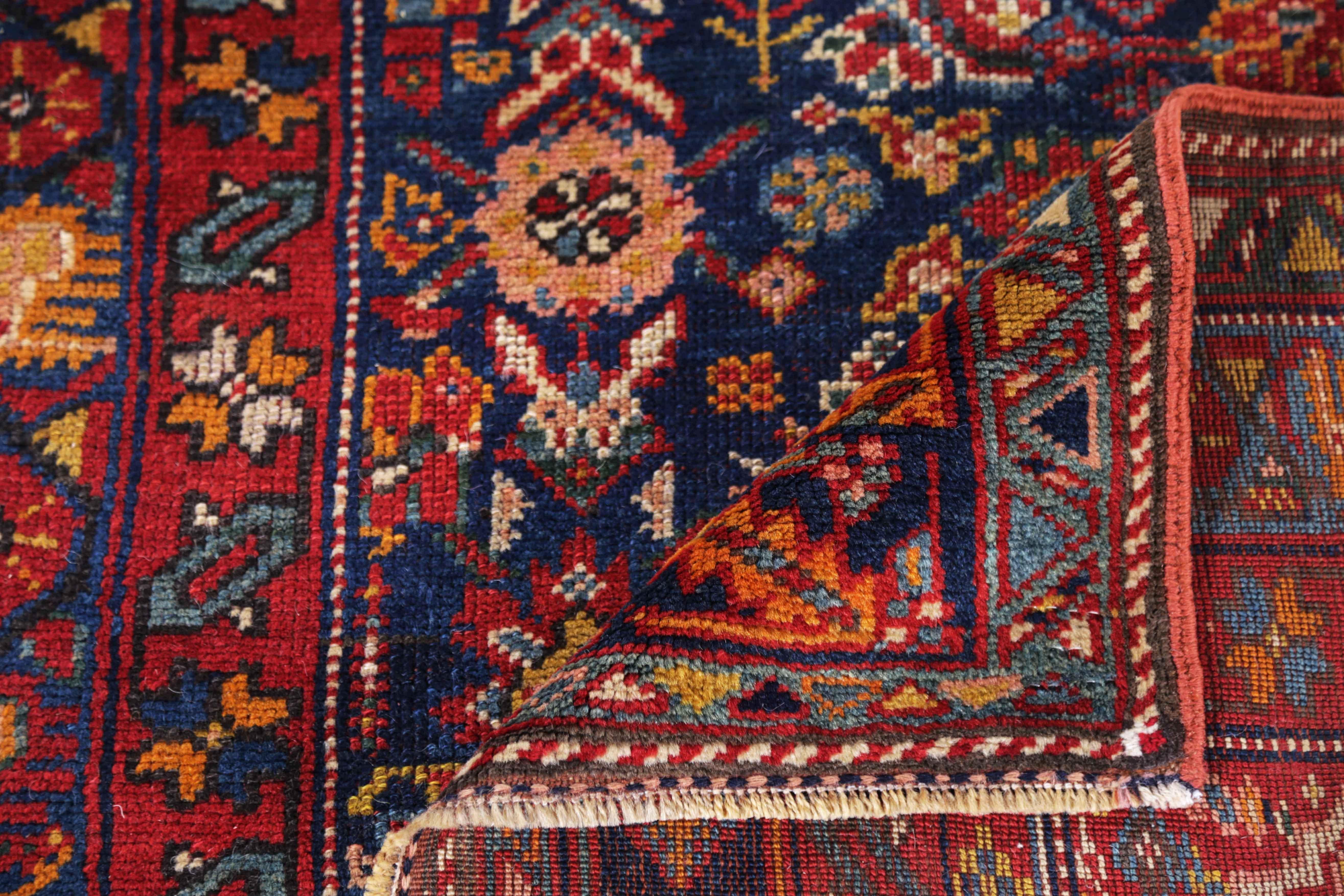 20ième siècle Tapis de couloir persan ancien design azerbaïdjan en vente
