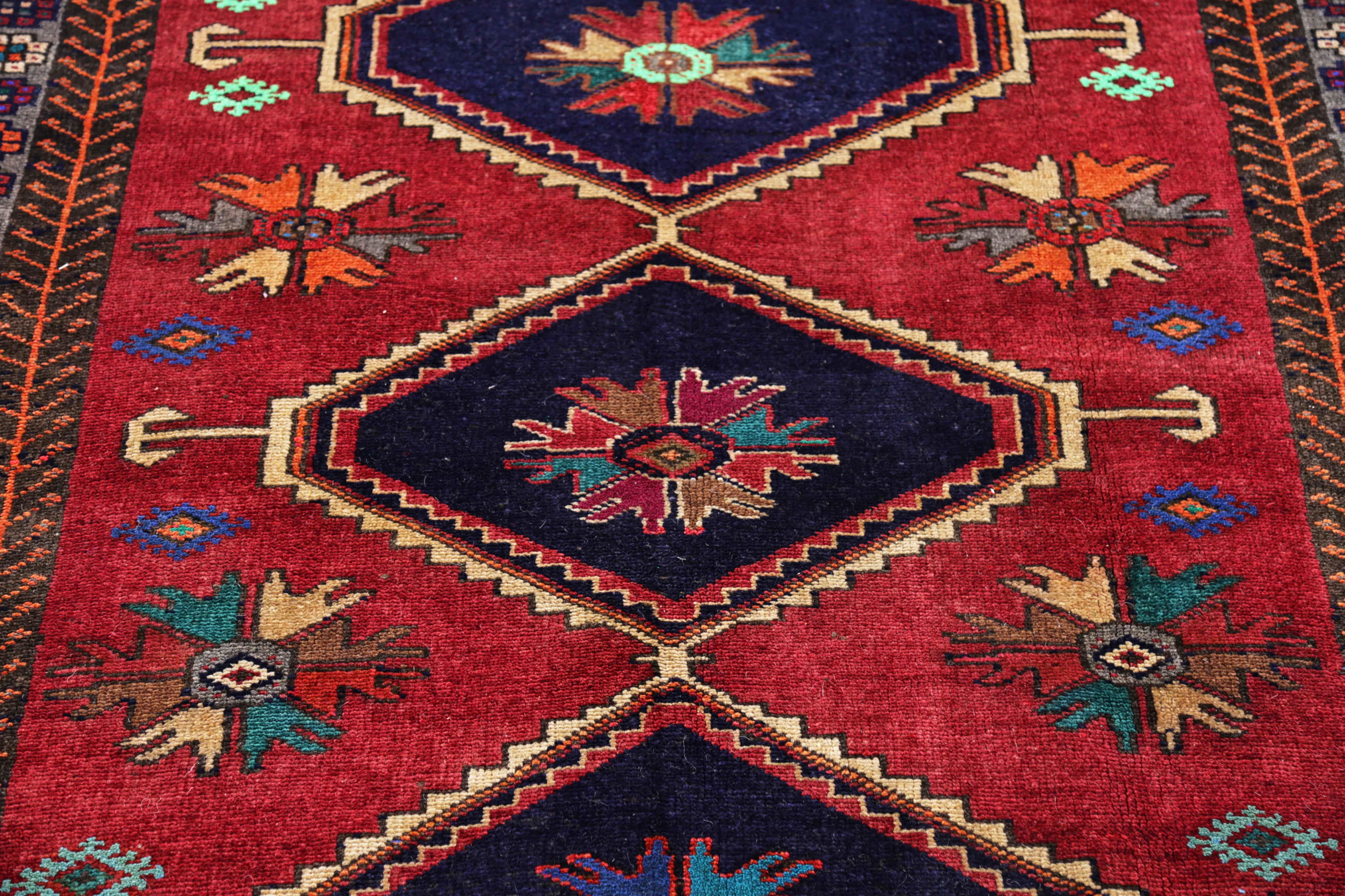 Antiker persischer Läufer mit Azerbaijan-Design aus Persien (Persisch) im Angebot