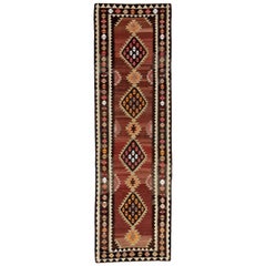 Antiker persischer Läufer-Teppich im Kelim-Design