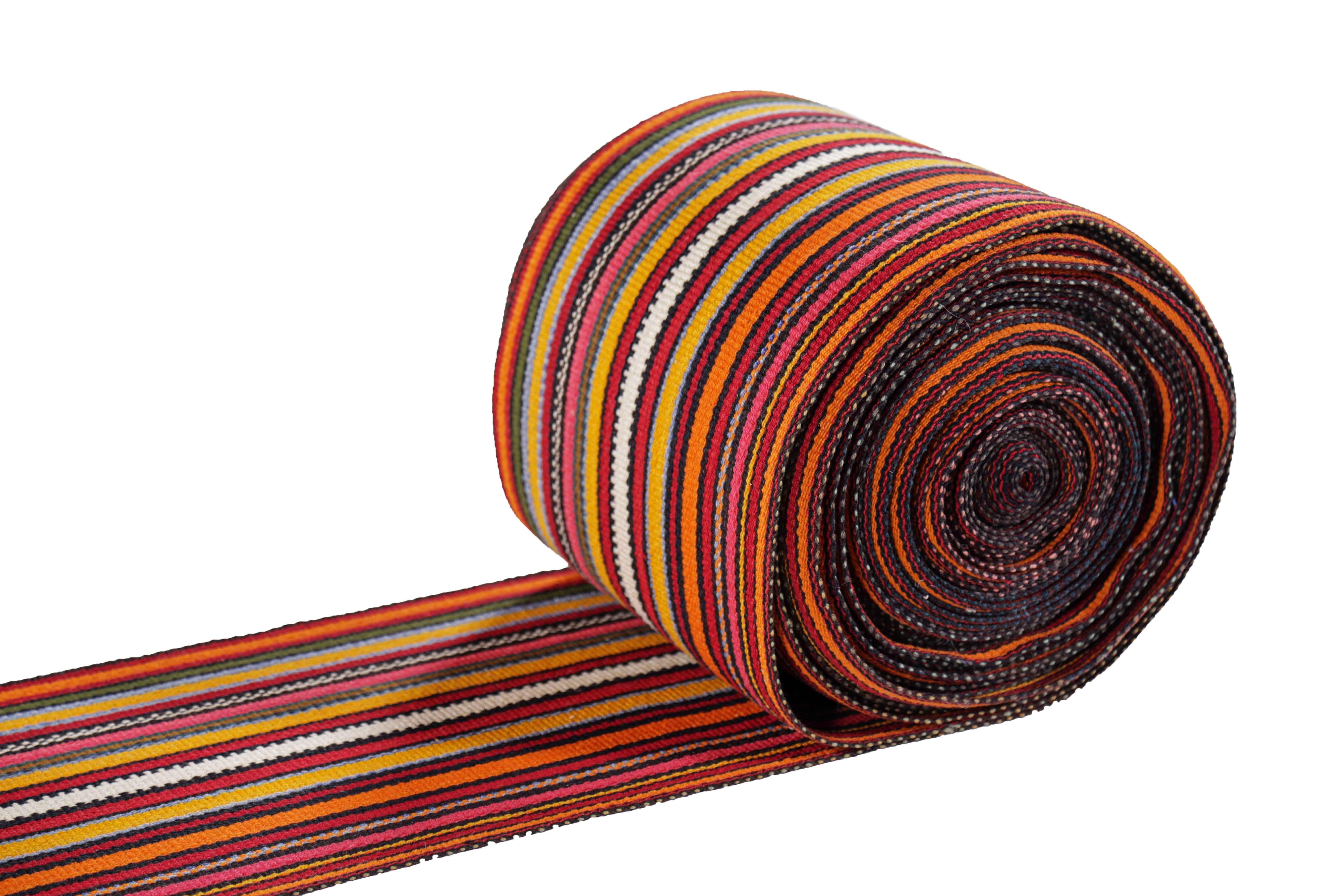 20ième siècle Tapis de couloir persan ancien à motif Kilim en vente