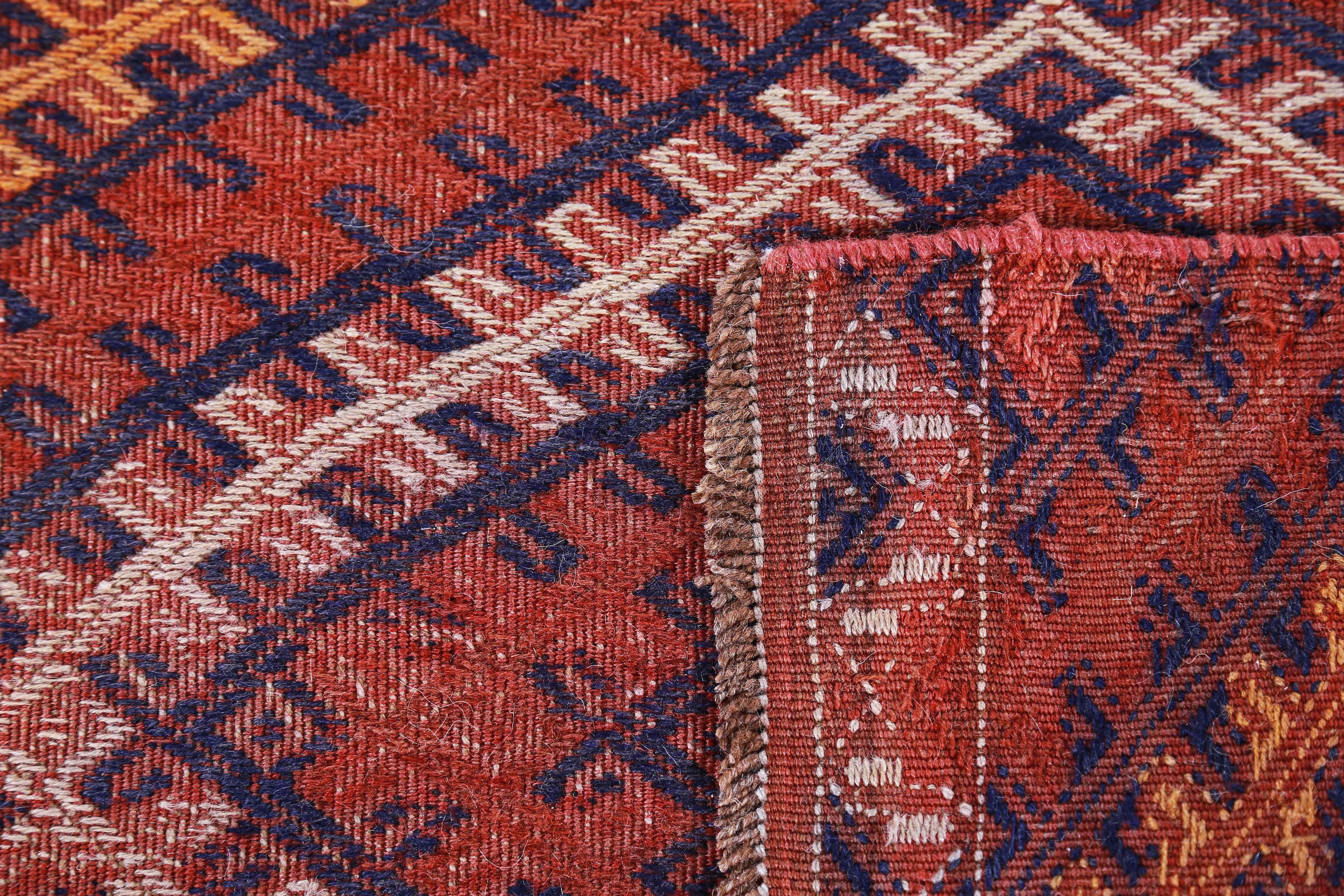 Antiker persischer Läufer-Teppich im Kelim-Design im Zustand „Hervorragend“ im Angebot in Dallas, TX