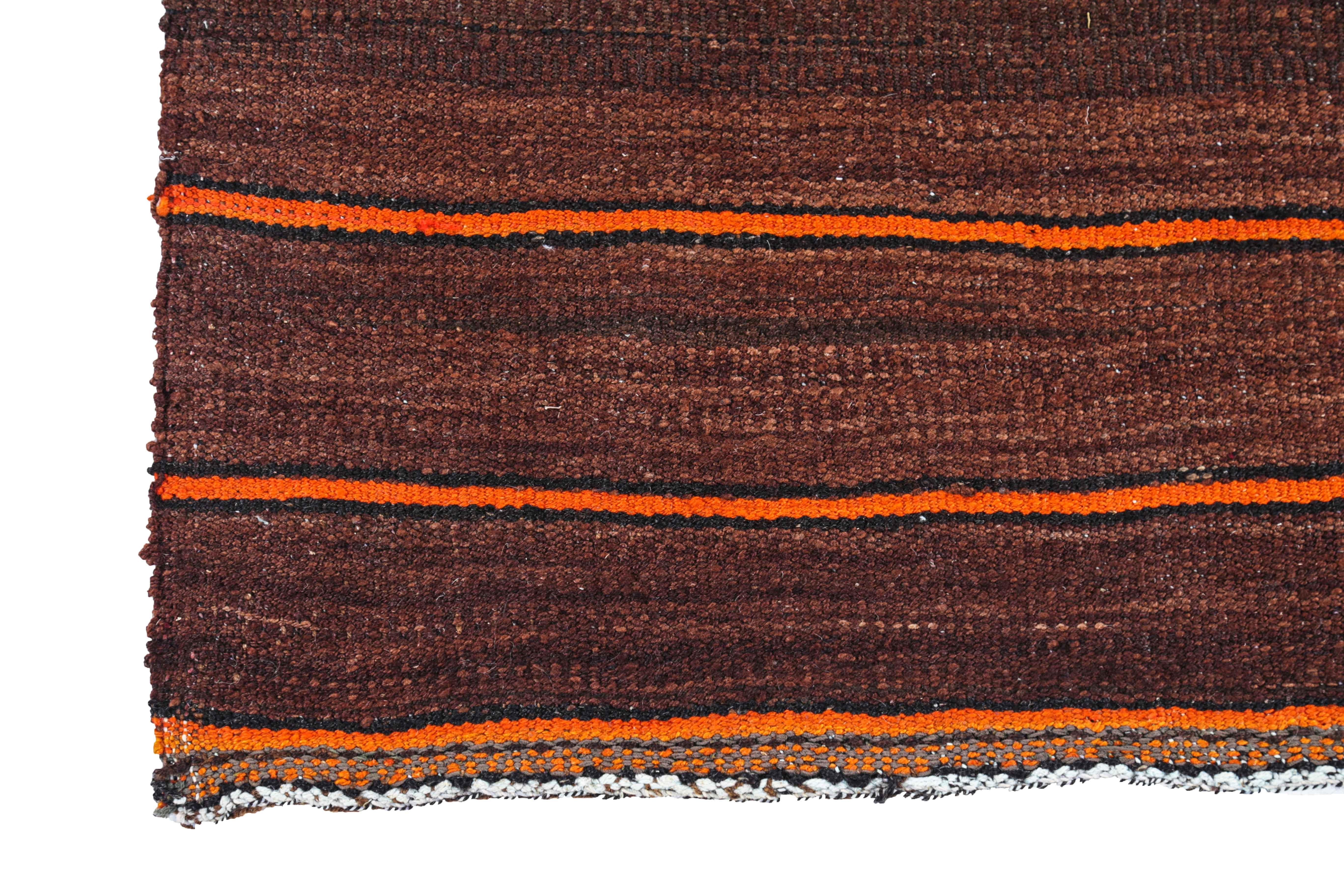 Perse Tapis de couloir persan ancien à motif Kilim en vente