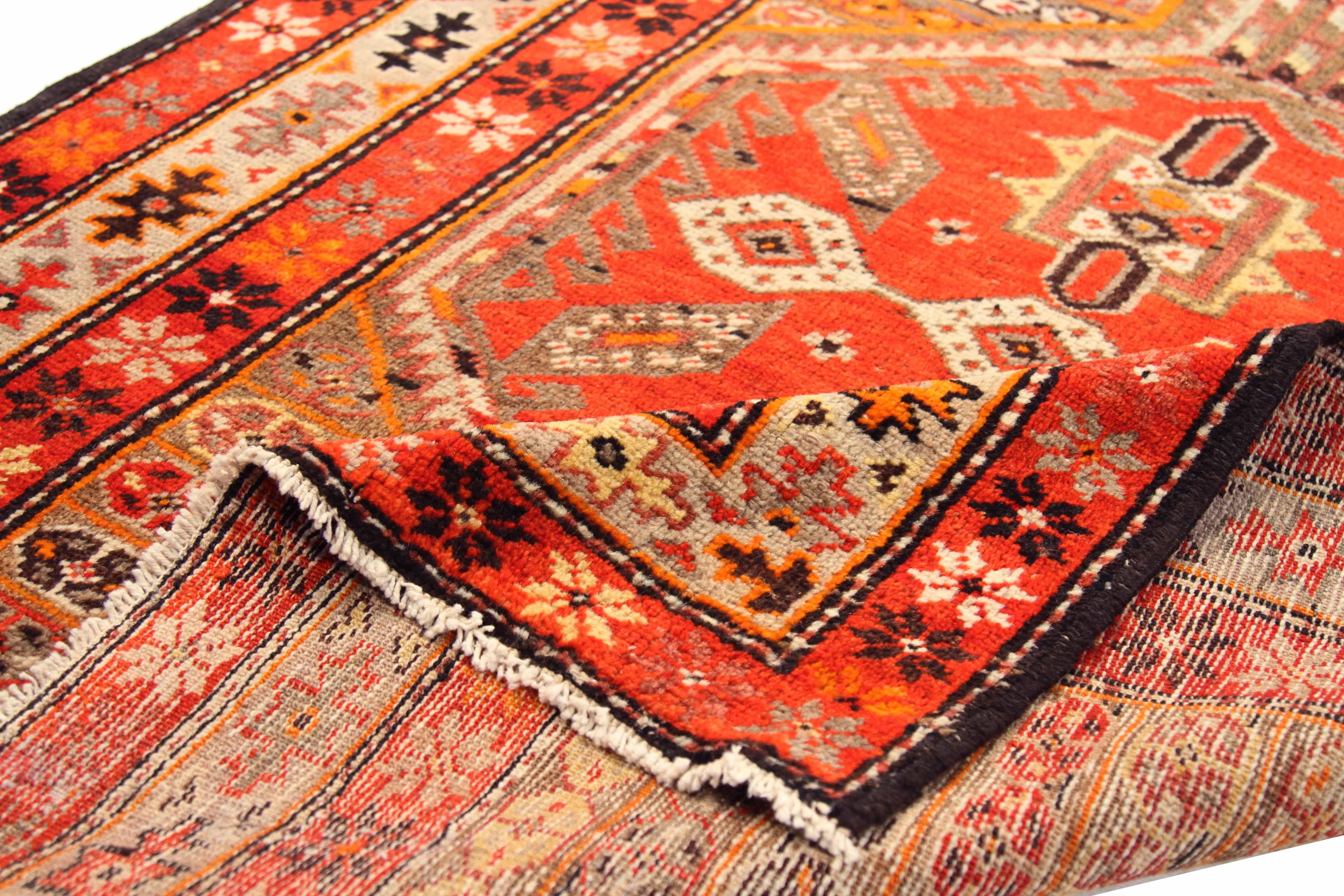 Tissé à la main Tapis de couloir persan ancien à motif Malayer en vente
