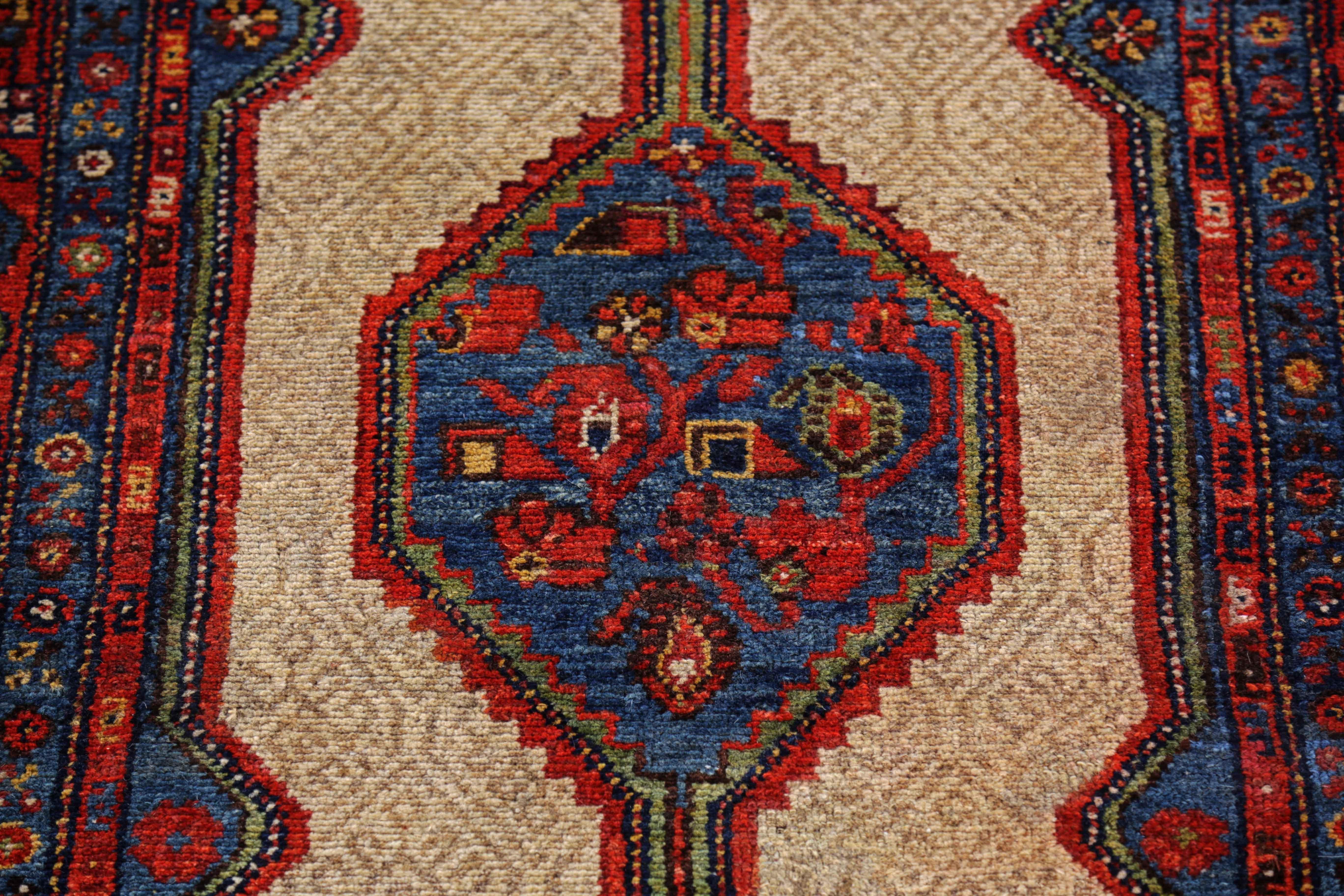 Perse Tapis de couloir persan ancien à motif Sarab en vente