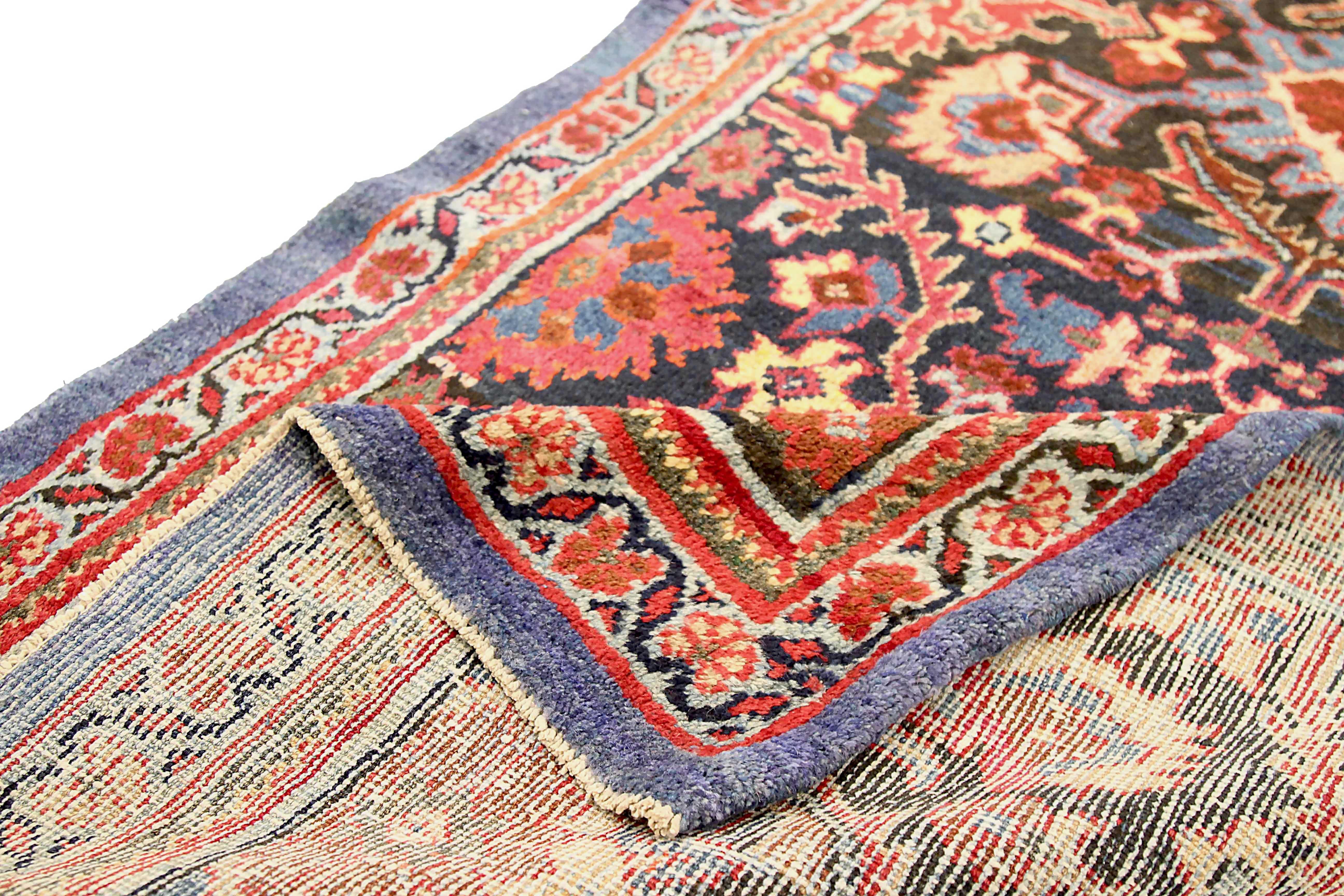 Antique Persian Runner Rug Sultanabad Design In Excellent Condition For Sale In Dallas, TX