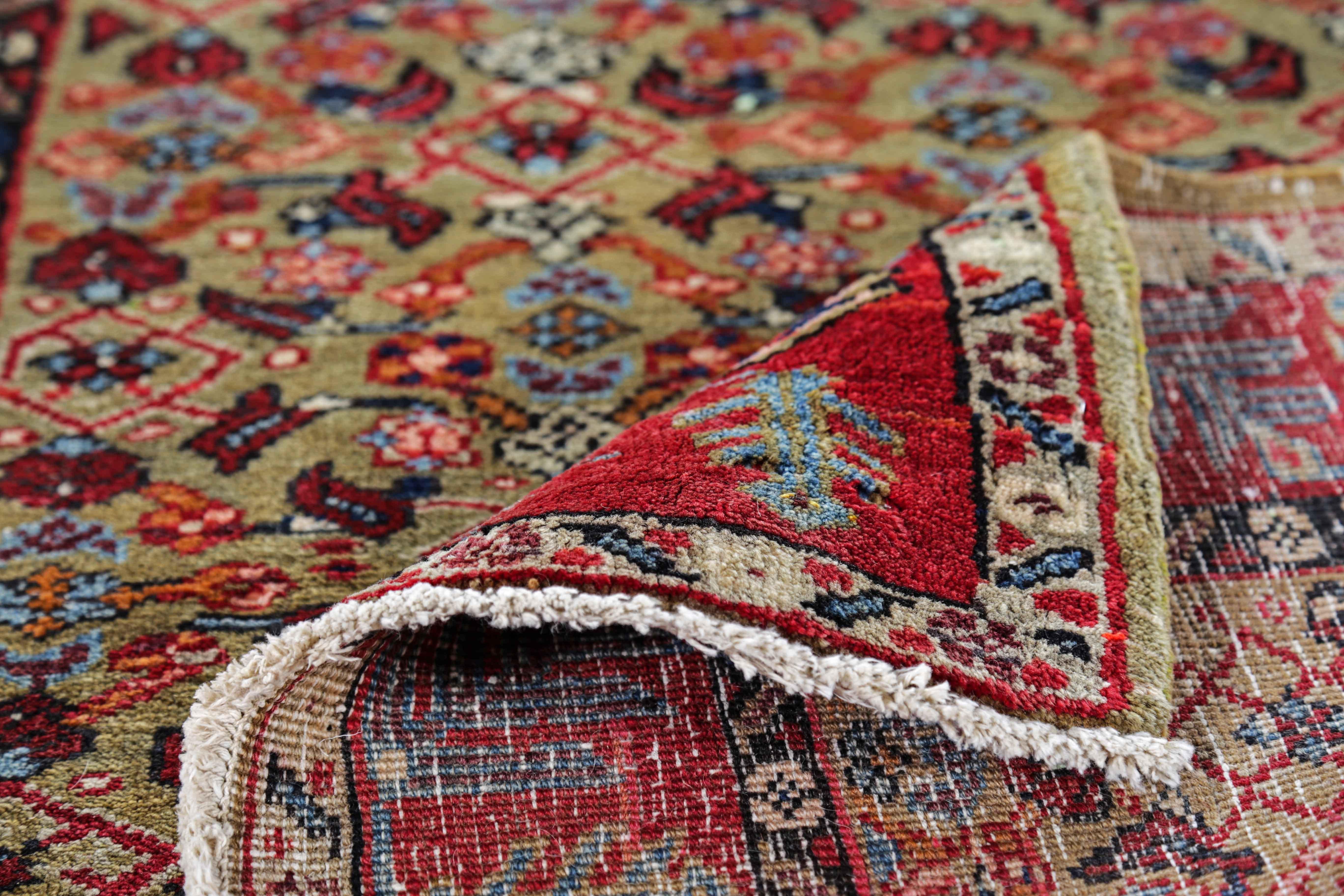 Antiker persischer Läufer im Sultanabad-Design (20. Jahrhundert) im Angebot