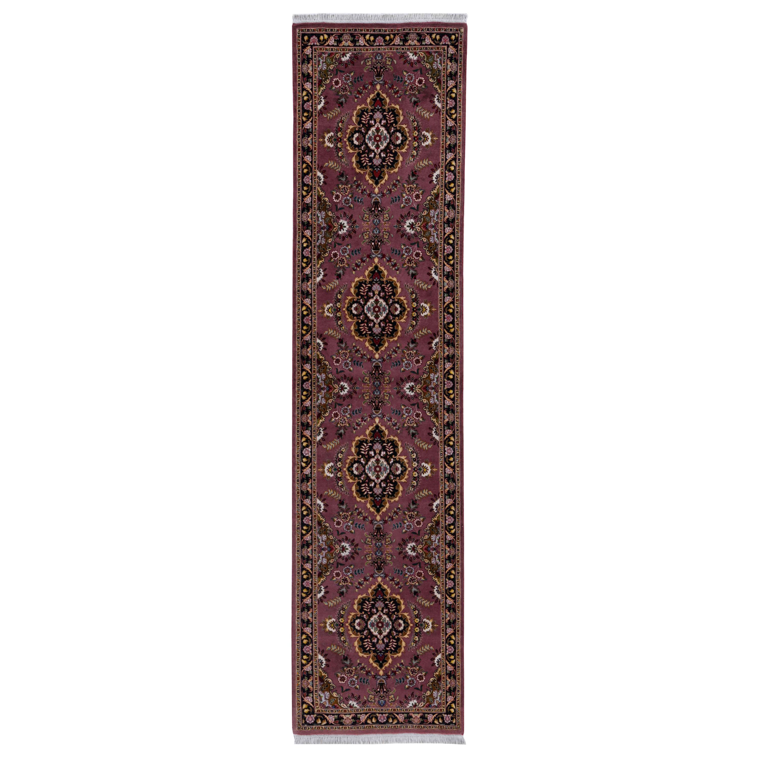Antiker persischer Läufer Teppich im Tabriz-Design im Angebot
