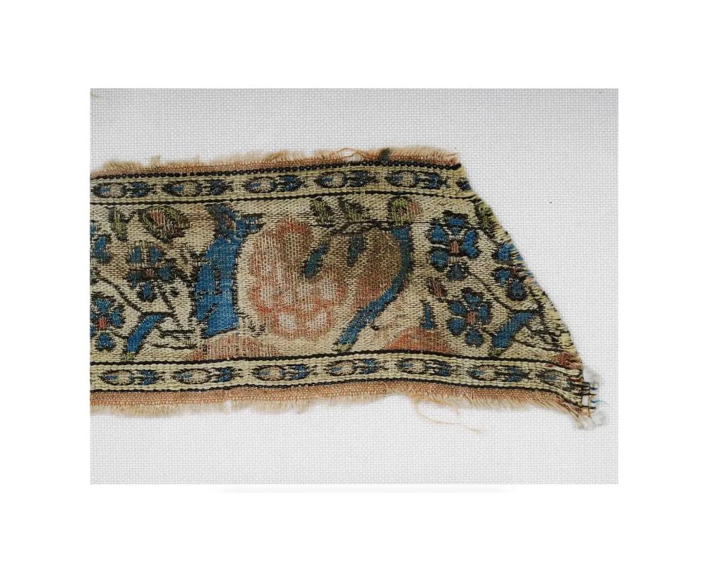 Antique Persian Safavid Silk Textile Fragment In Good Condition For Sale In New York, NY