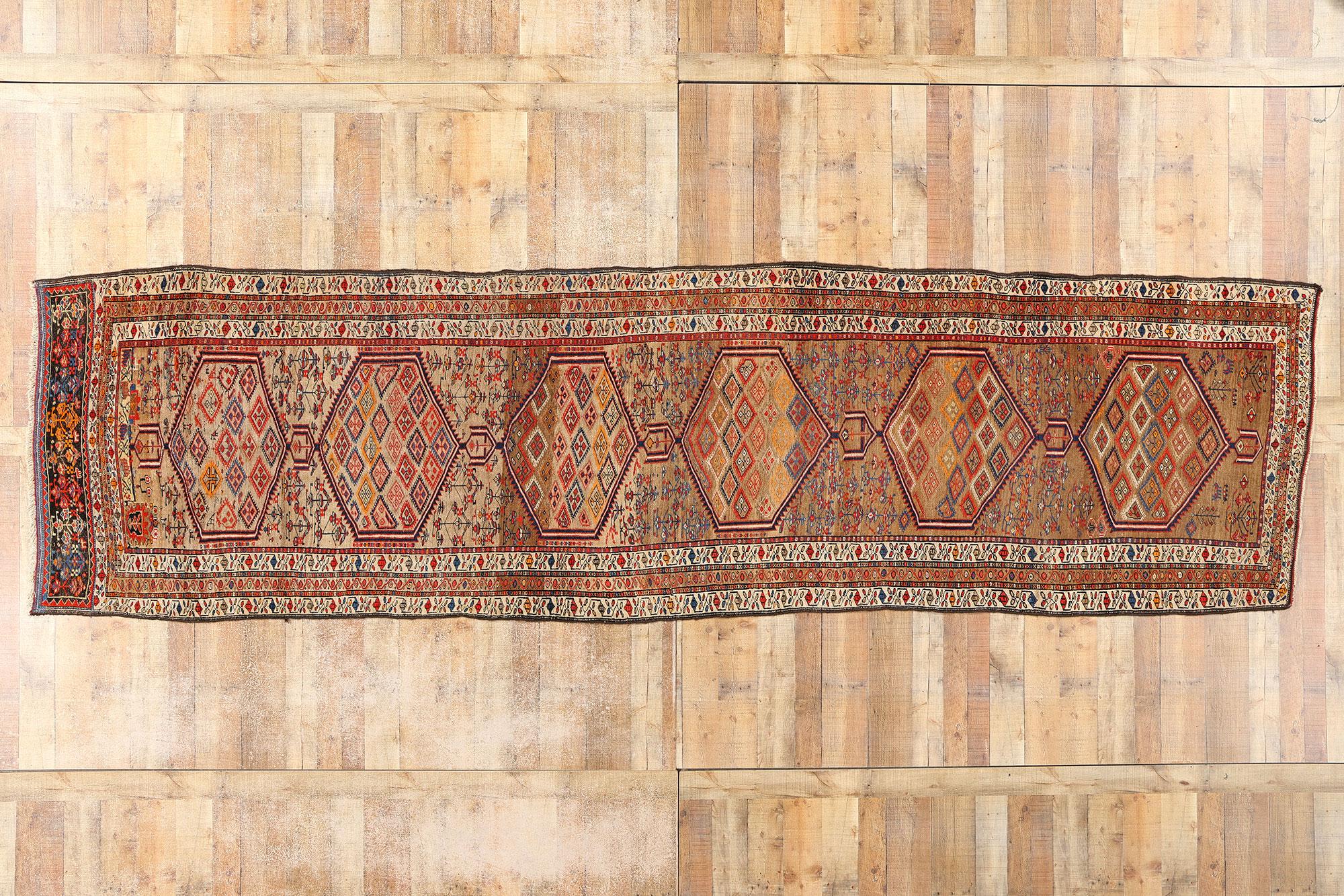 Tapis persan ancien Sarab, 04'01 x 15'01 en vente 1