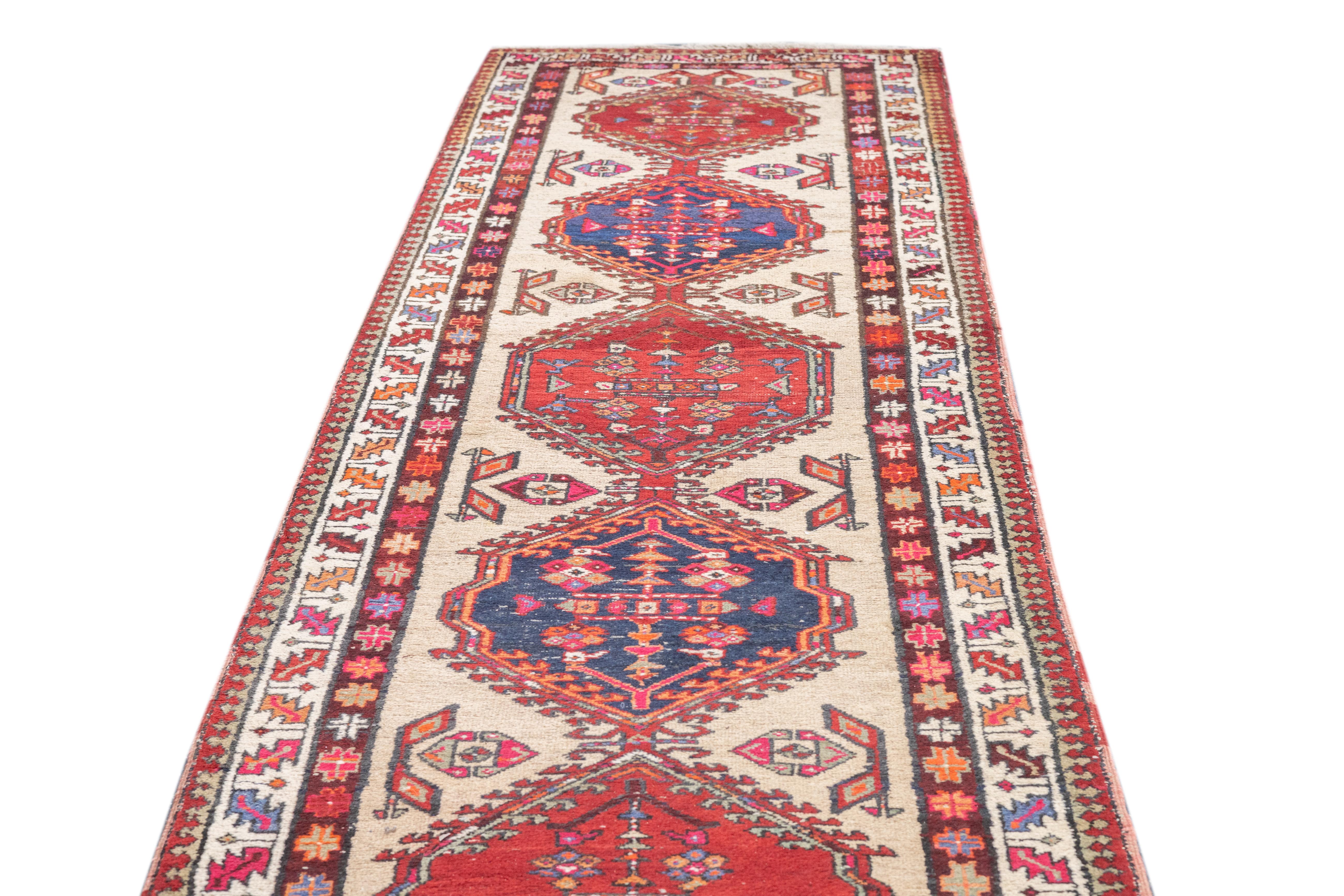 Antiker persischer Sarab-Läufer 3'5'' x 10'10'' im Angebot 1