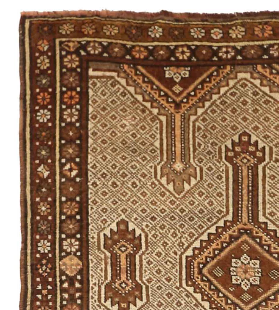 Antiker persischer Sarab-Läufer mit braunen und beigefarbenen geometrischen Mustern (Handgewebt) im Angebot