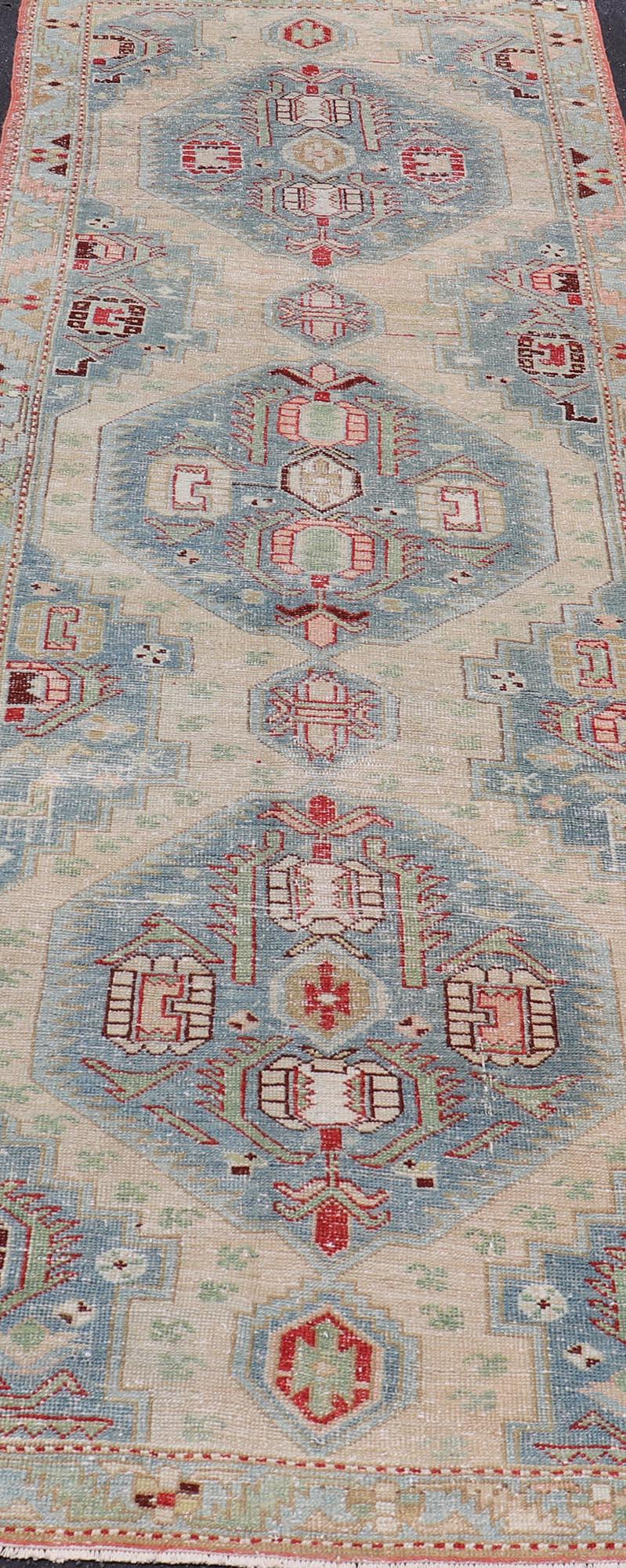 Antike persische Sarab Läufer mit Sub-Geometrische Medaillon Design 3'8