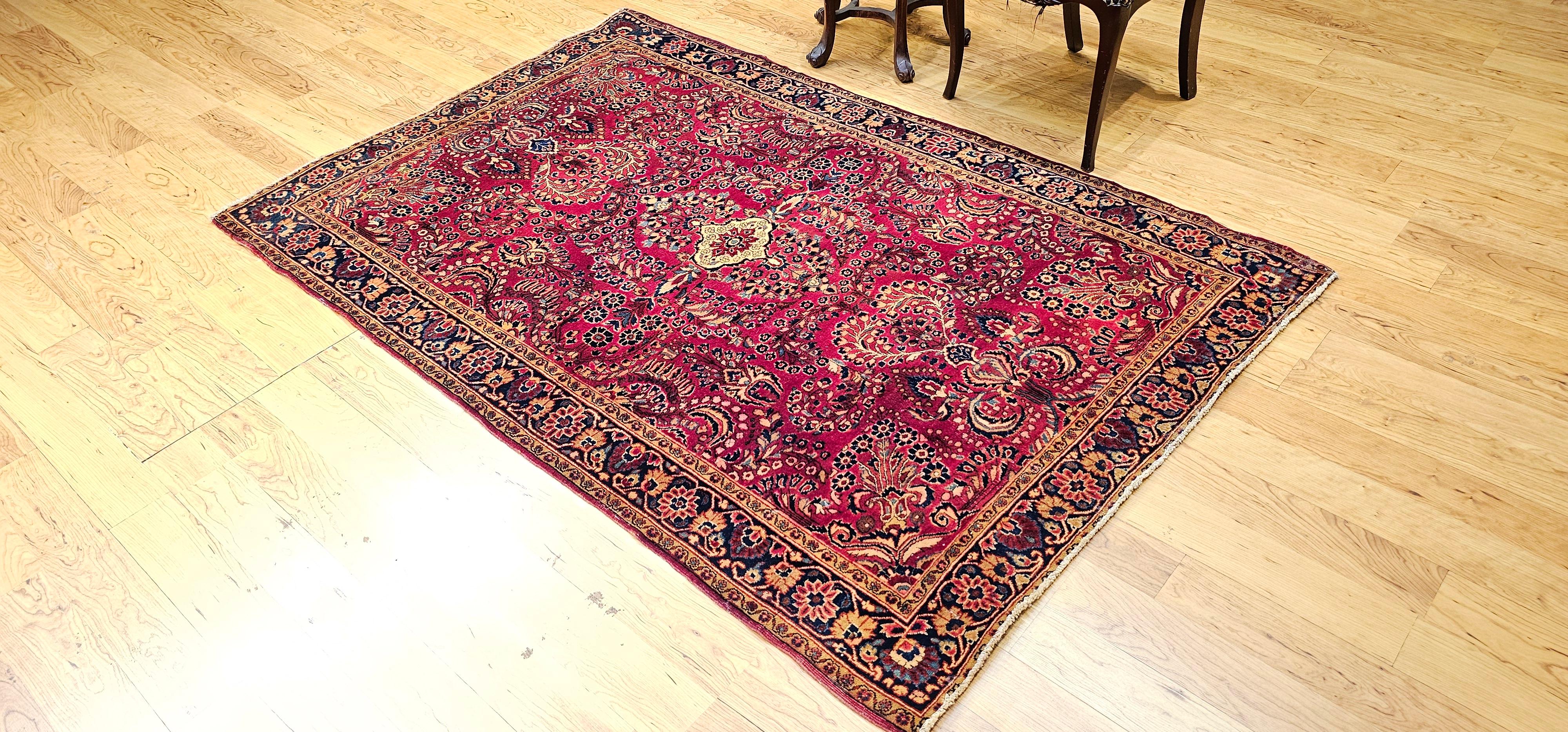 Ancien tapis persan Sarouk à motifs floraux en rouge, ivoire et marine en vente 4