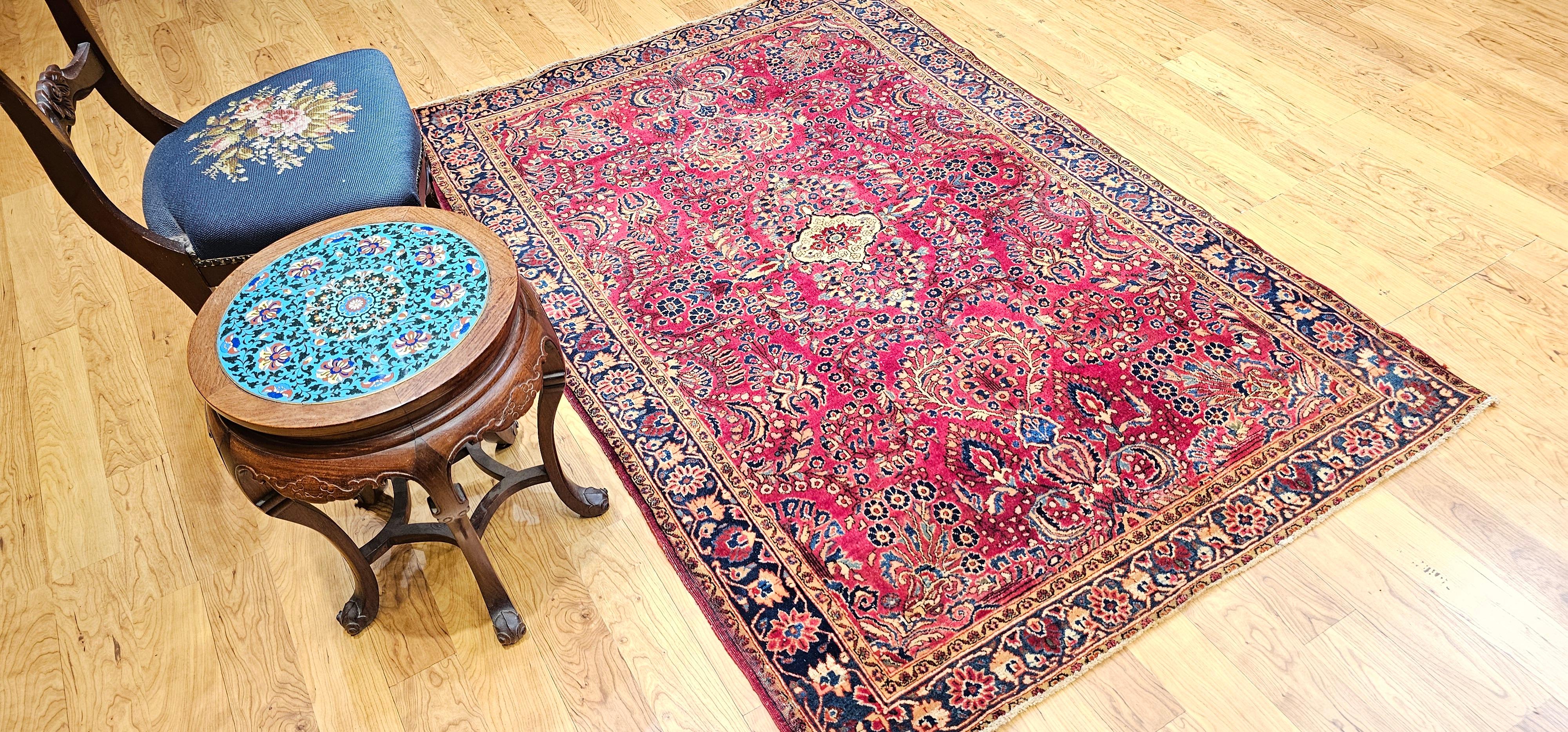 Ancien tapis persan Sarouk à motifs floraux en rouge, ivoire et marine en vente 8