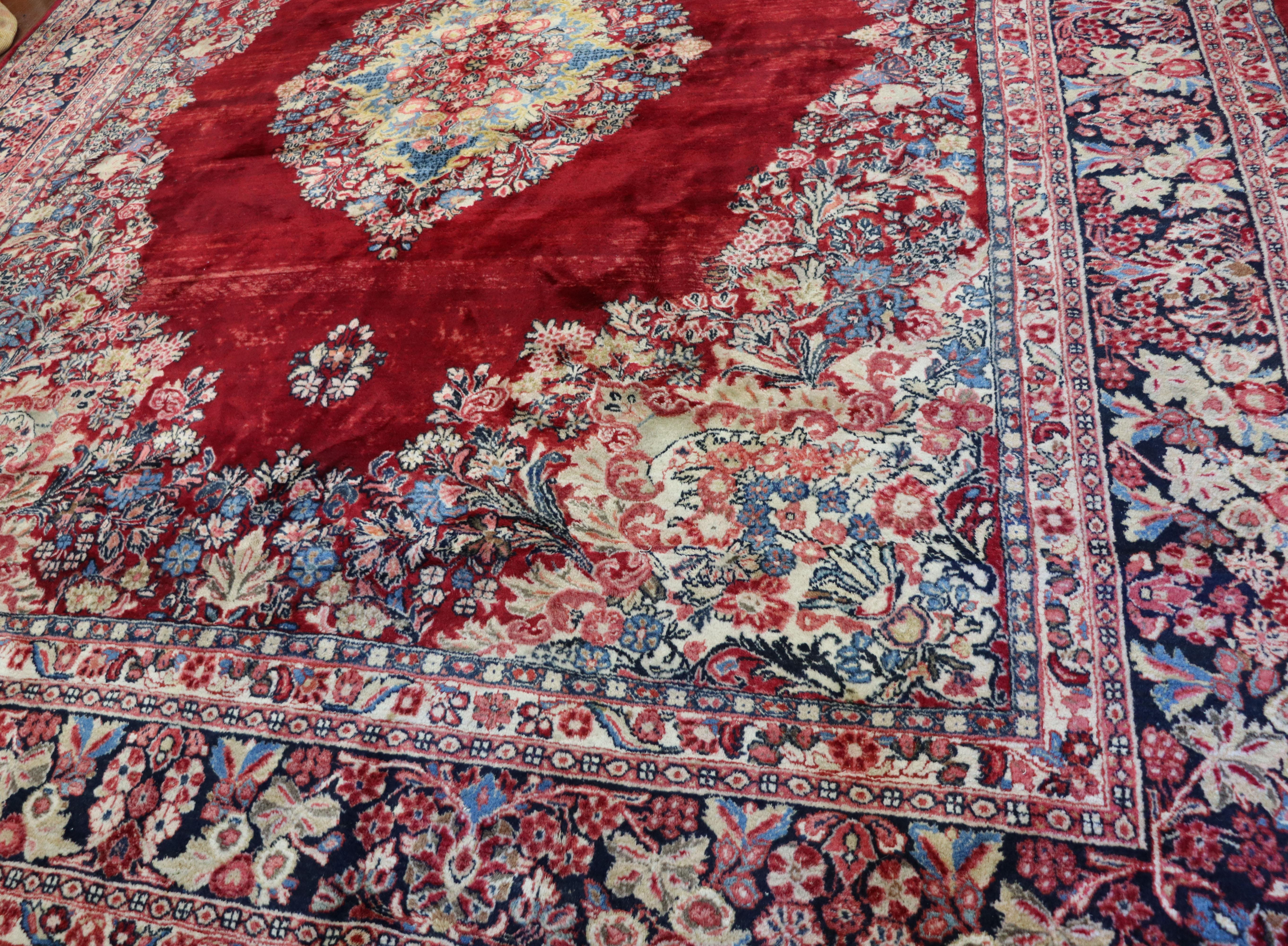 Antiker persischer Sarouk-Teppich, Classic Design 10'4