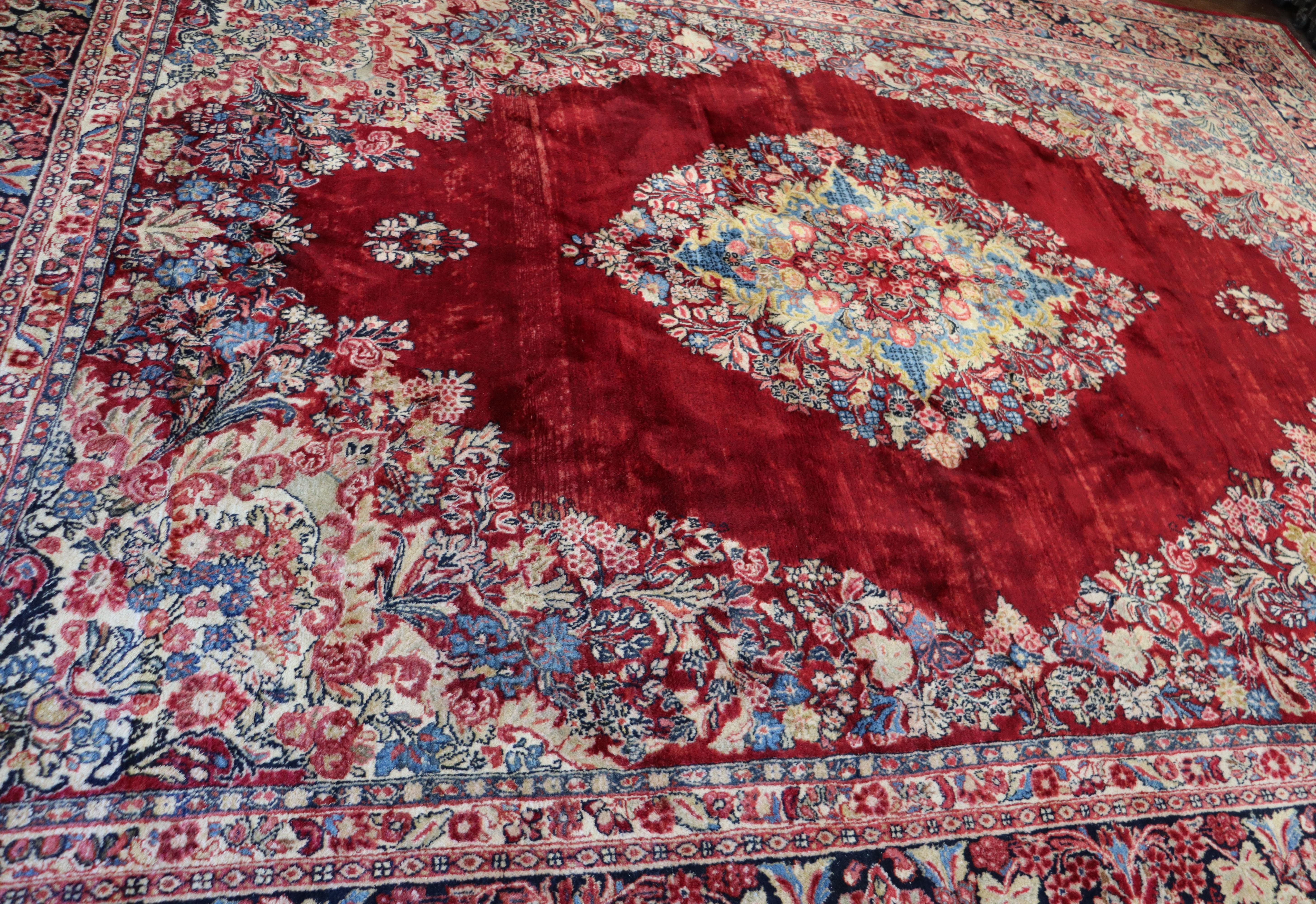 Antiker persischer Sarouk-Teppich, Classic Design 10'4