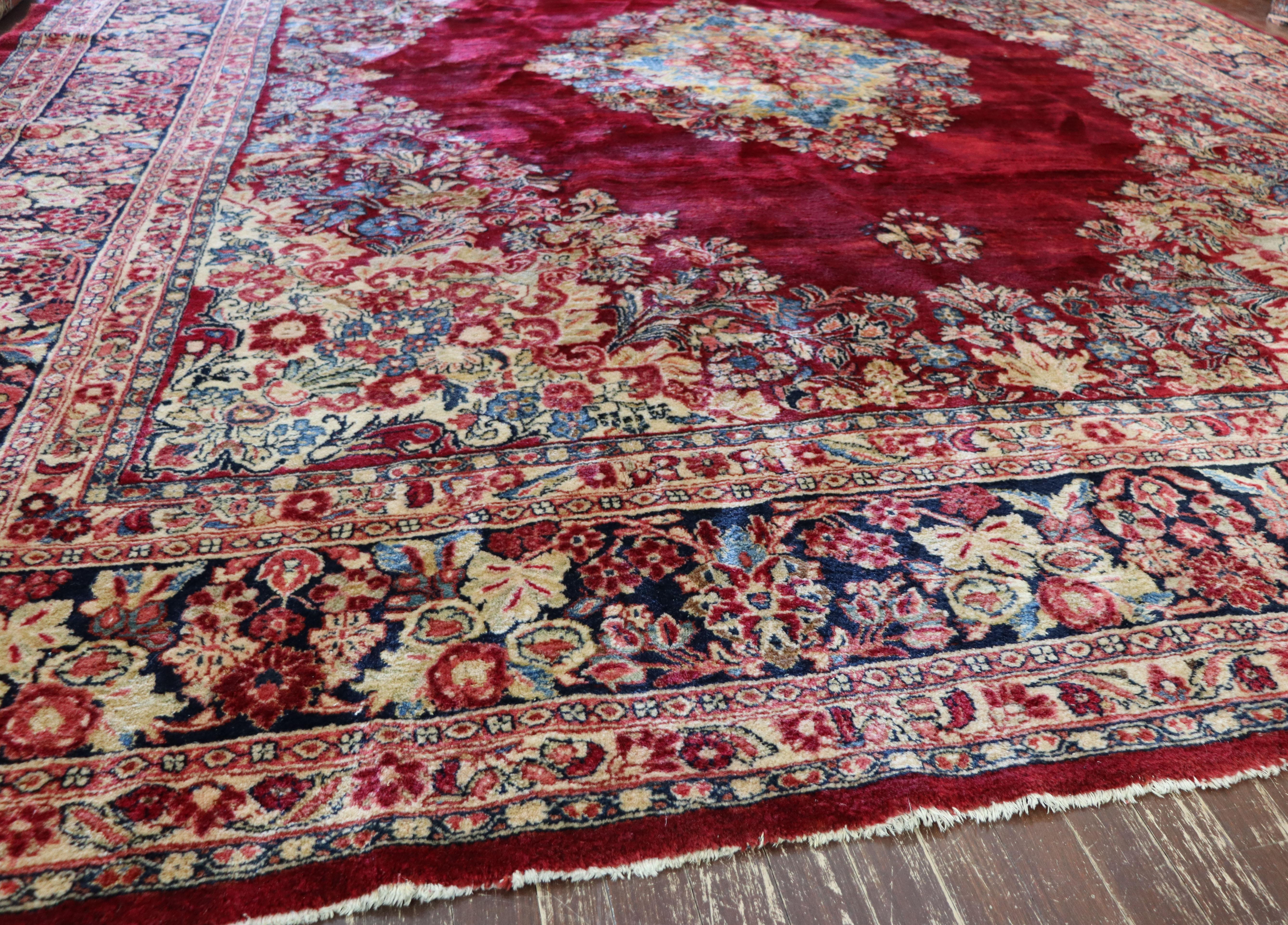 Antiker persischer Sarouk-Teppich, Classic Design 10'4