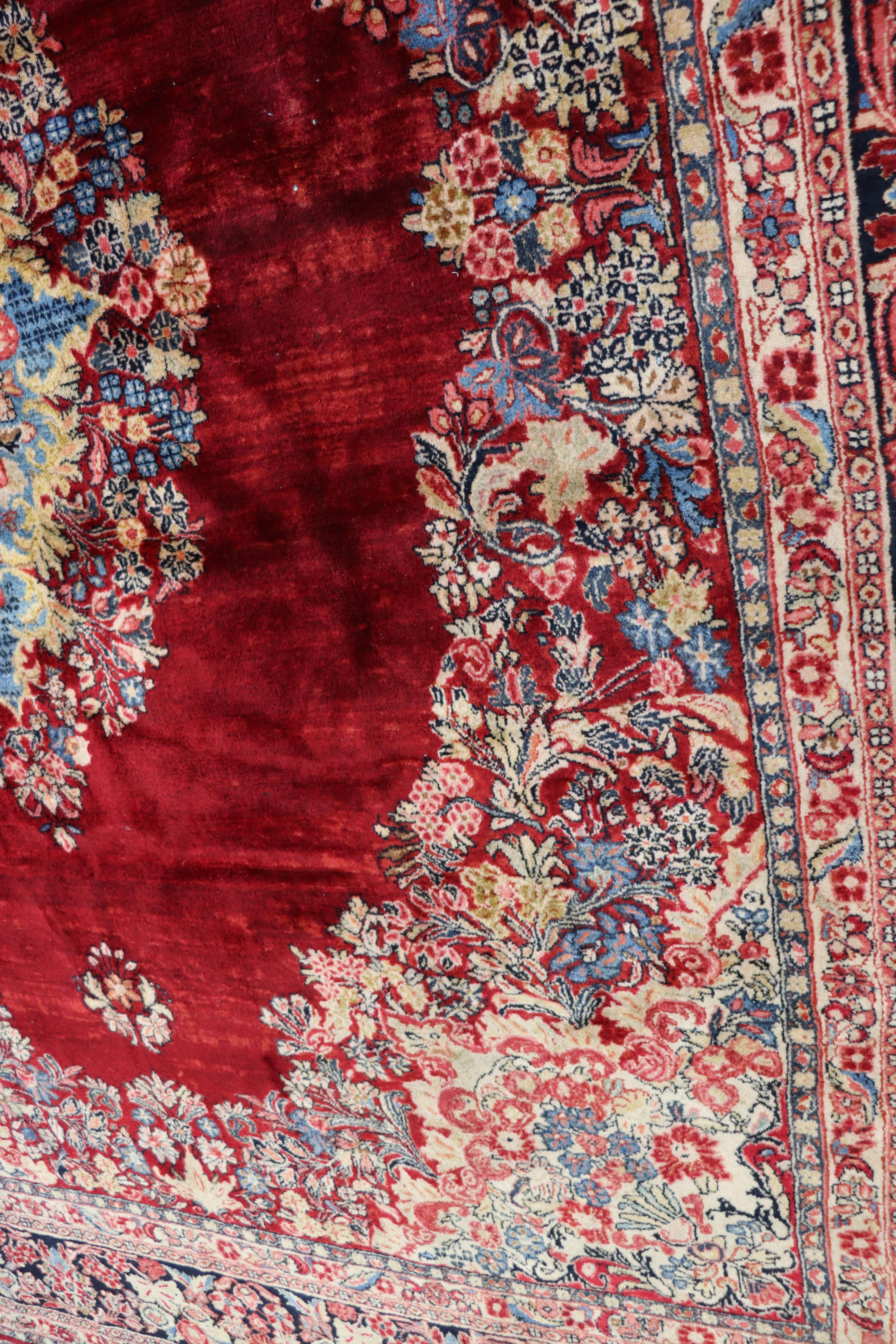Antiker persischer Sarouk-Teppich, Classic Design 10'4