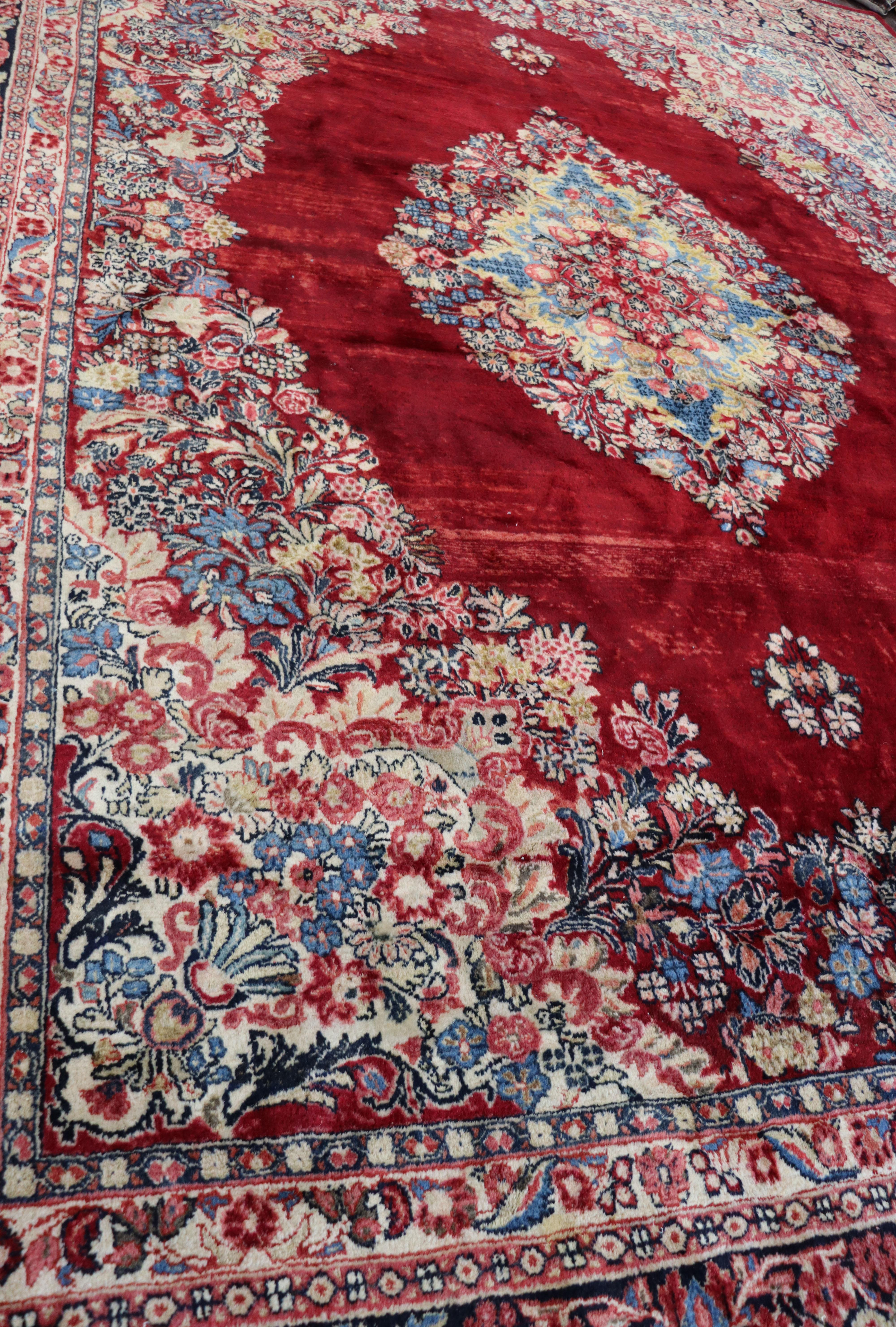 Antiker persischer Sarouk-Teppich, Classic Design 10'4