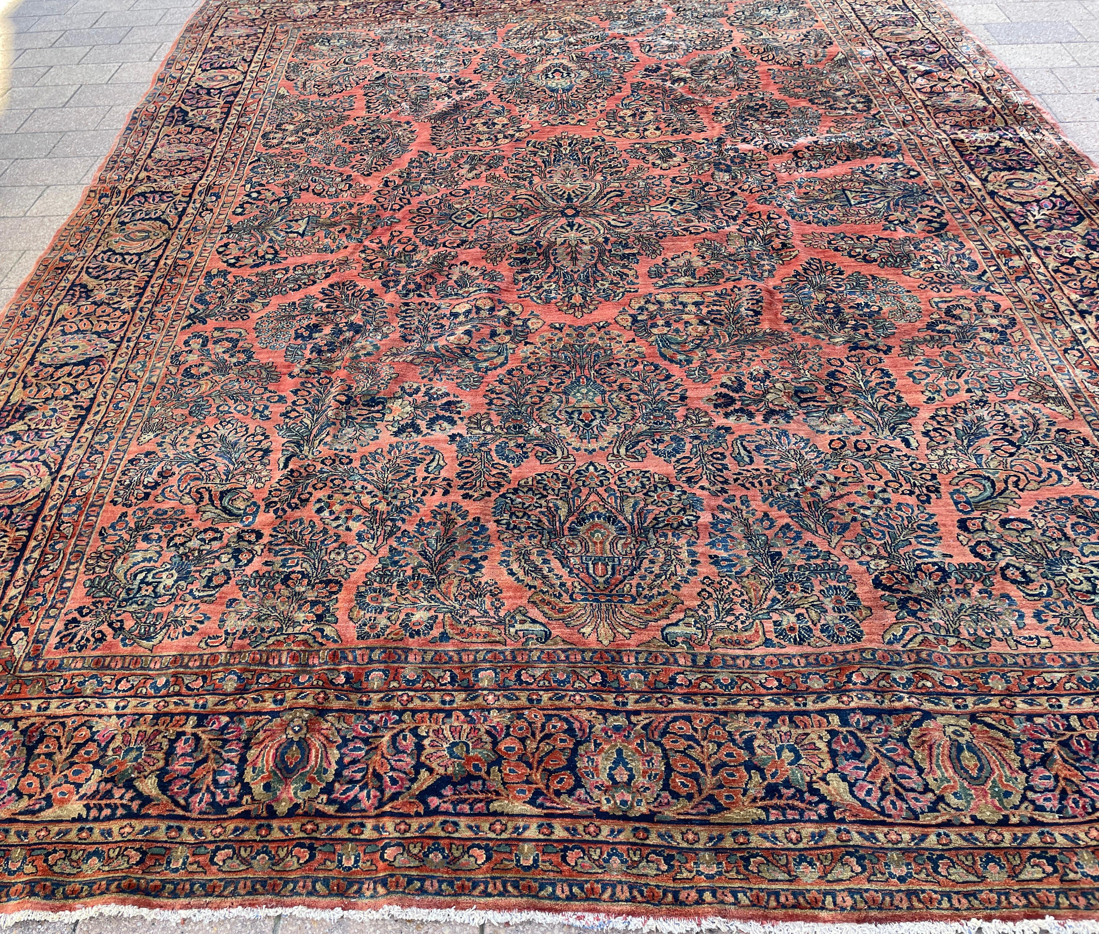 Antiker persischer Sarouk-Teppich aus Sarouk, Gartendesign im Angebot 4