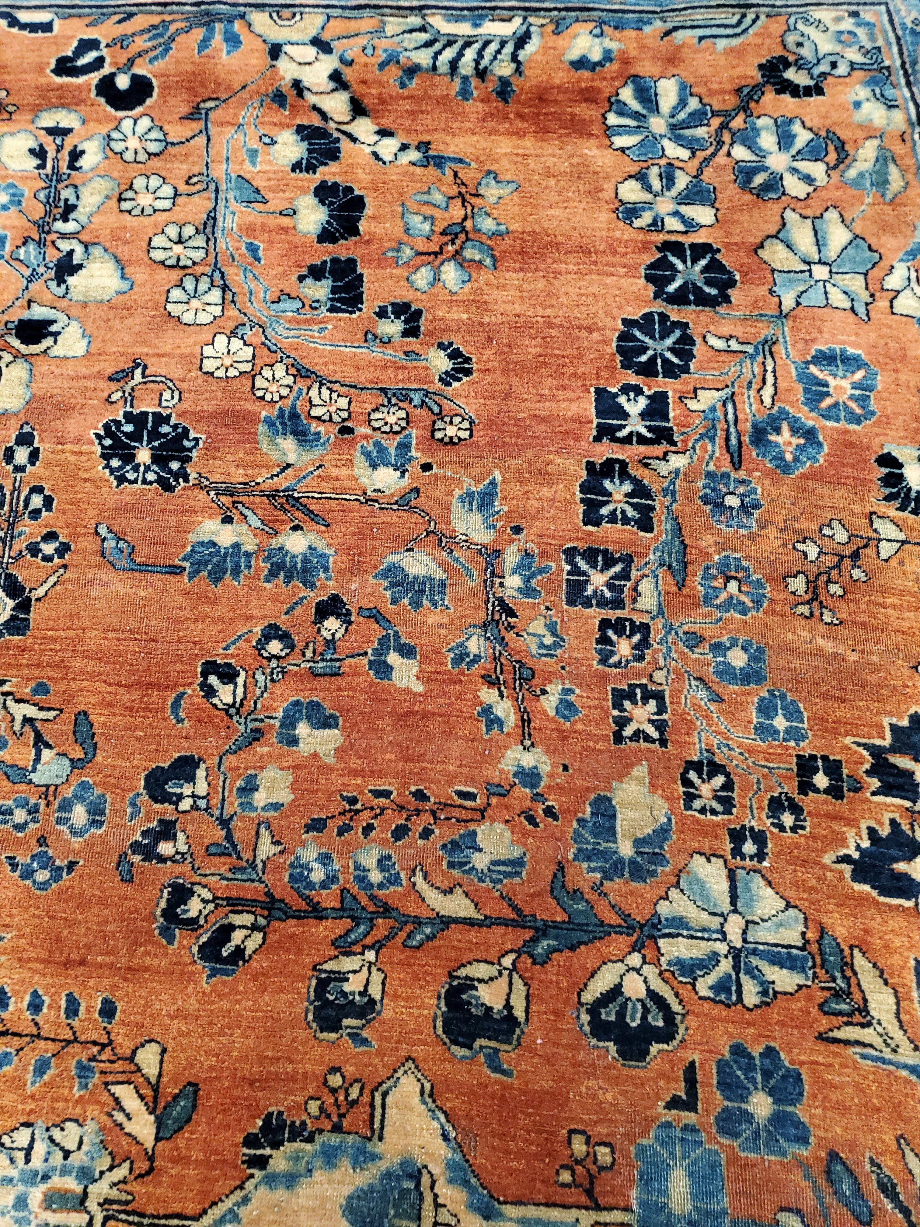 Antiker persischer Sarouk-Teppich aus Sarouk, handgefertigter orientalischer Teppich, Marineblau, Rost, Lt, Elfenbein im Zustand „Gut“ im Angebot in Port Washington, NY