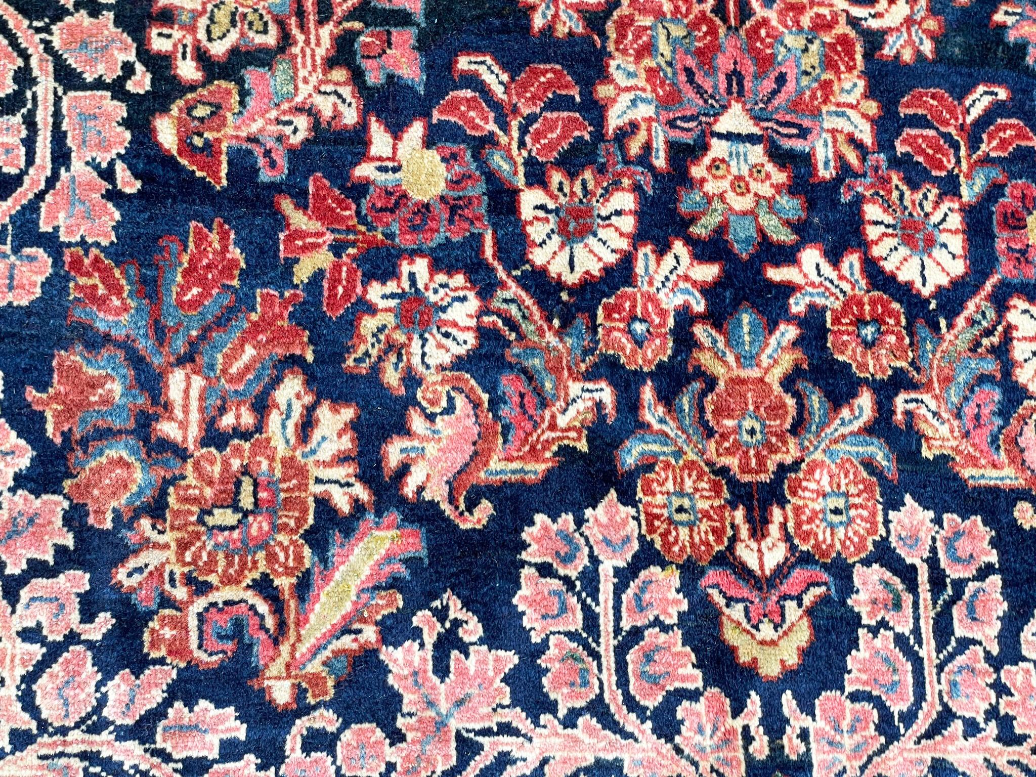 Antique Persian Sarouk Carpet, Wedding Rug In Good Condition For Sale In Evanston, IL
