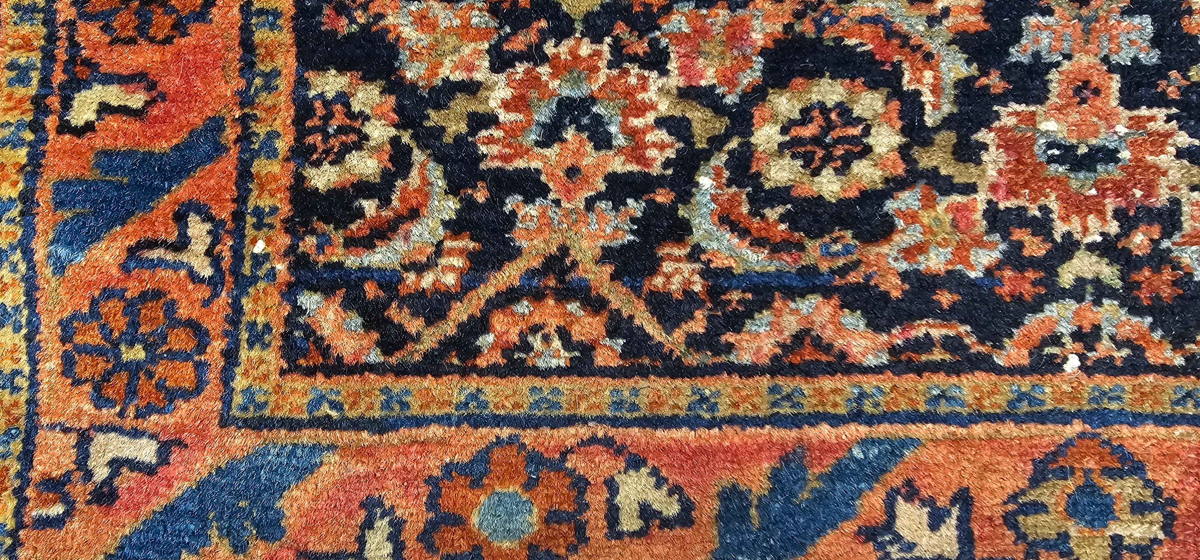 Antiker persischer Sarouk Farahan Flächenteppich mit All-Over-Muster im Angebot 2