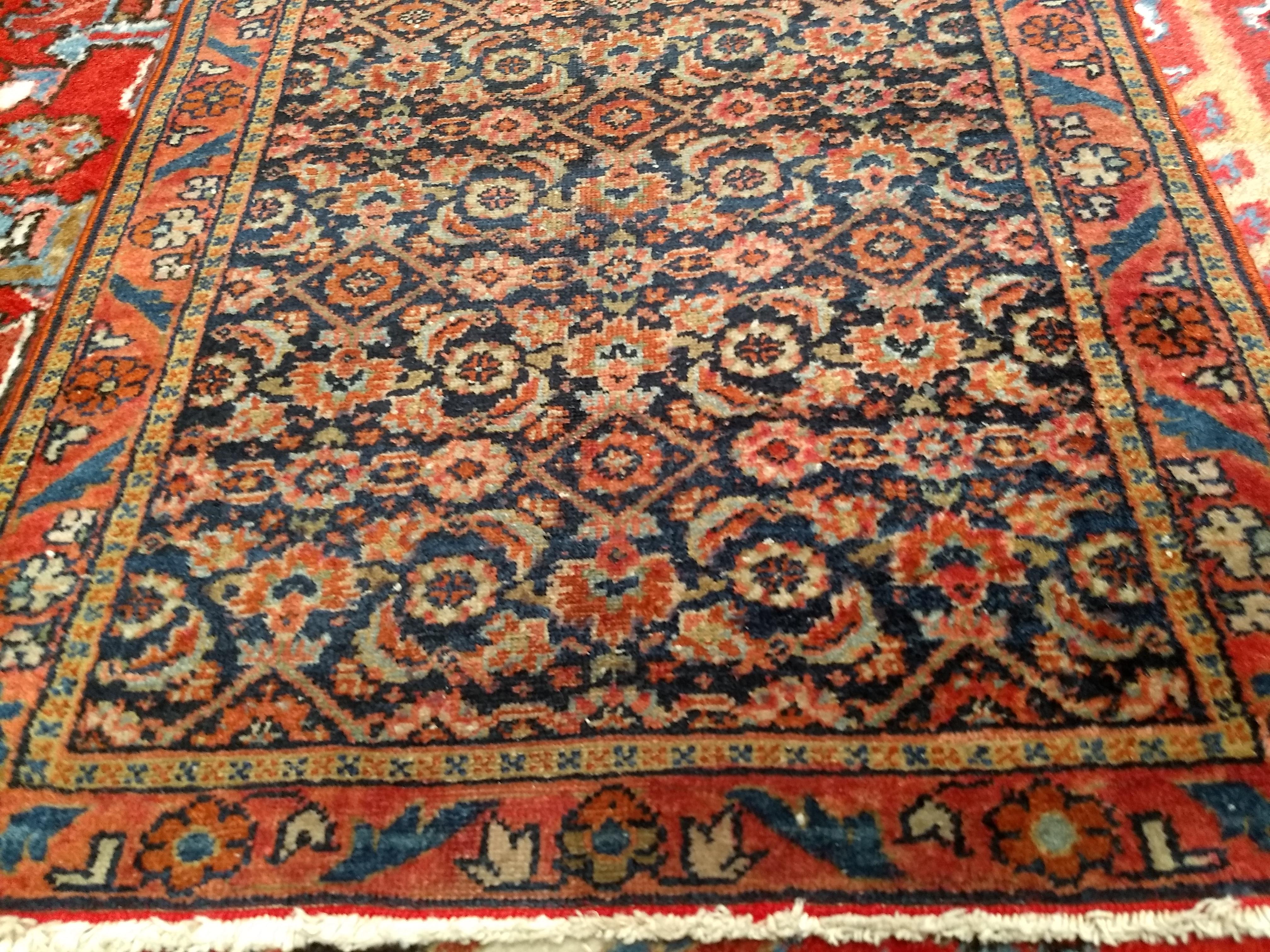 Antiker persischer Sarouk Farahan Flächenteppich mit All-Over-Muster (20. Jahrhundert) im Angebot