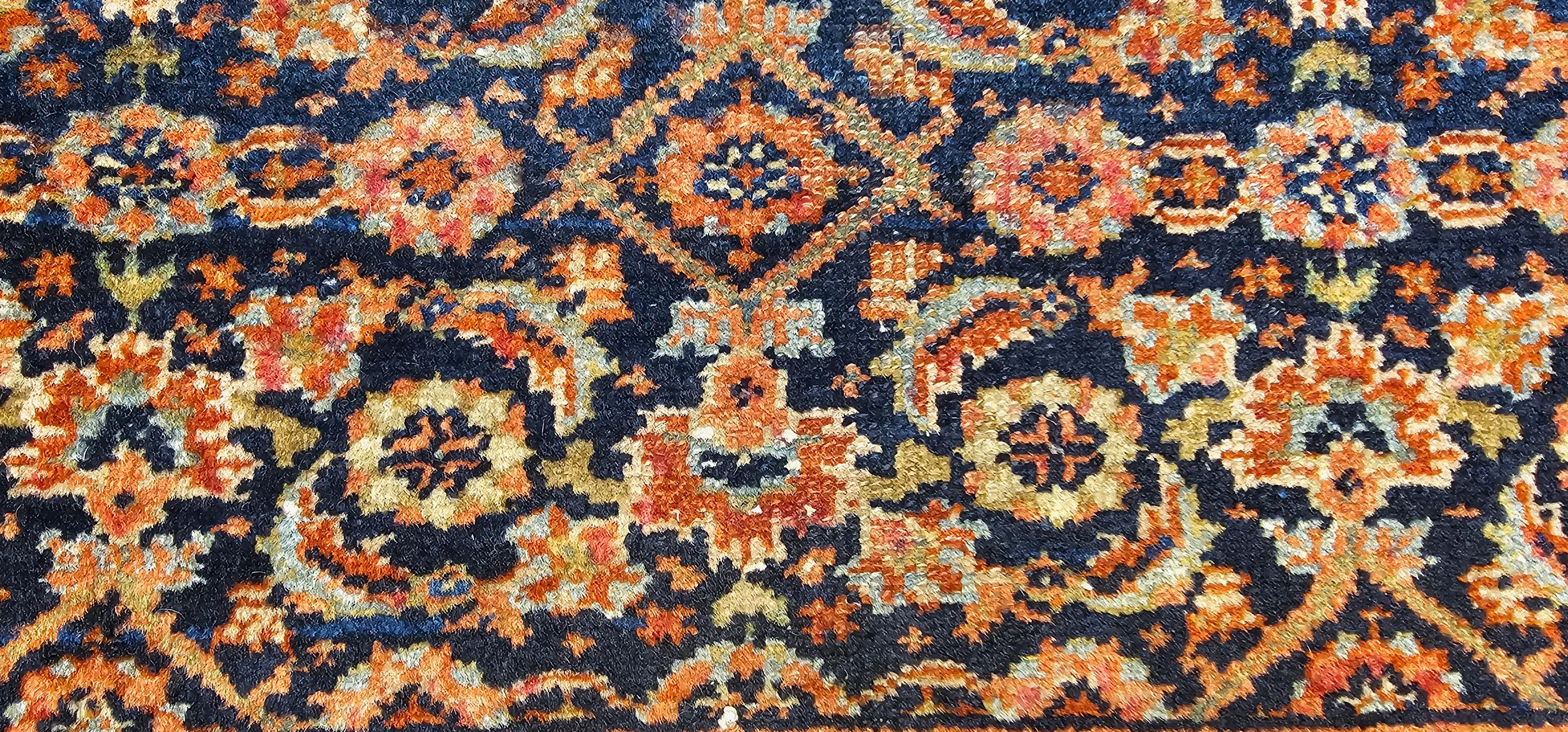Antiker persischer Sarouk Farahan Flächenteppich mit All-Over-Muster im Angebot 3