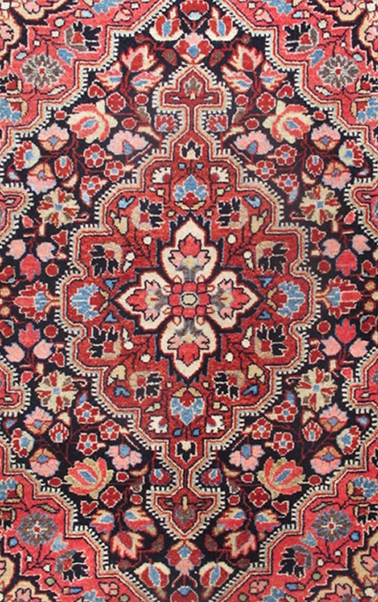 Antiker persischer Sarouk- Farahan-Teppich mit aufwändigen und farbenfrohen Blumenmotiven (Persisch) im Angebot