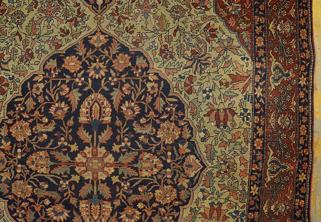Early 20th Century Persian Sarouk Farahan Carpet ( 4'5