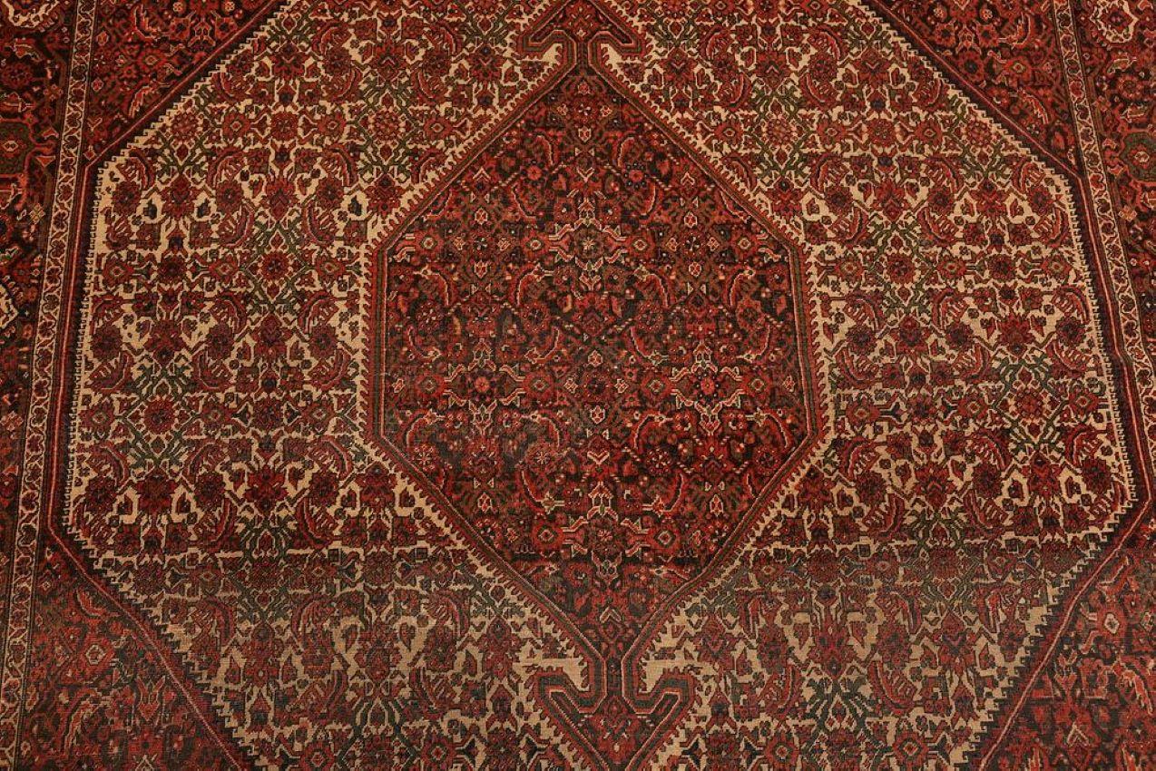 Wool ANTIQUE PERSIAN SAROUK FARAHAN RUG, 6 ft 4 in x 4 ft 4 in For Sale