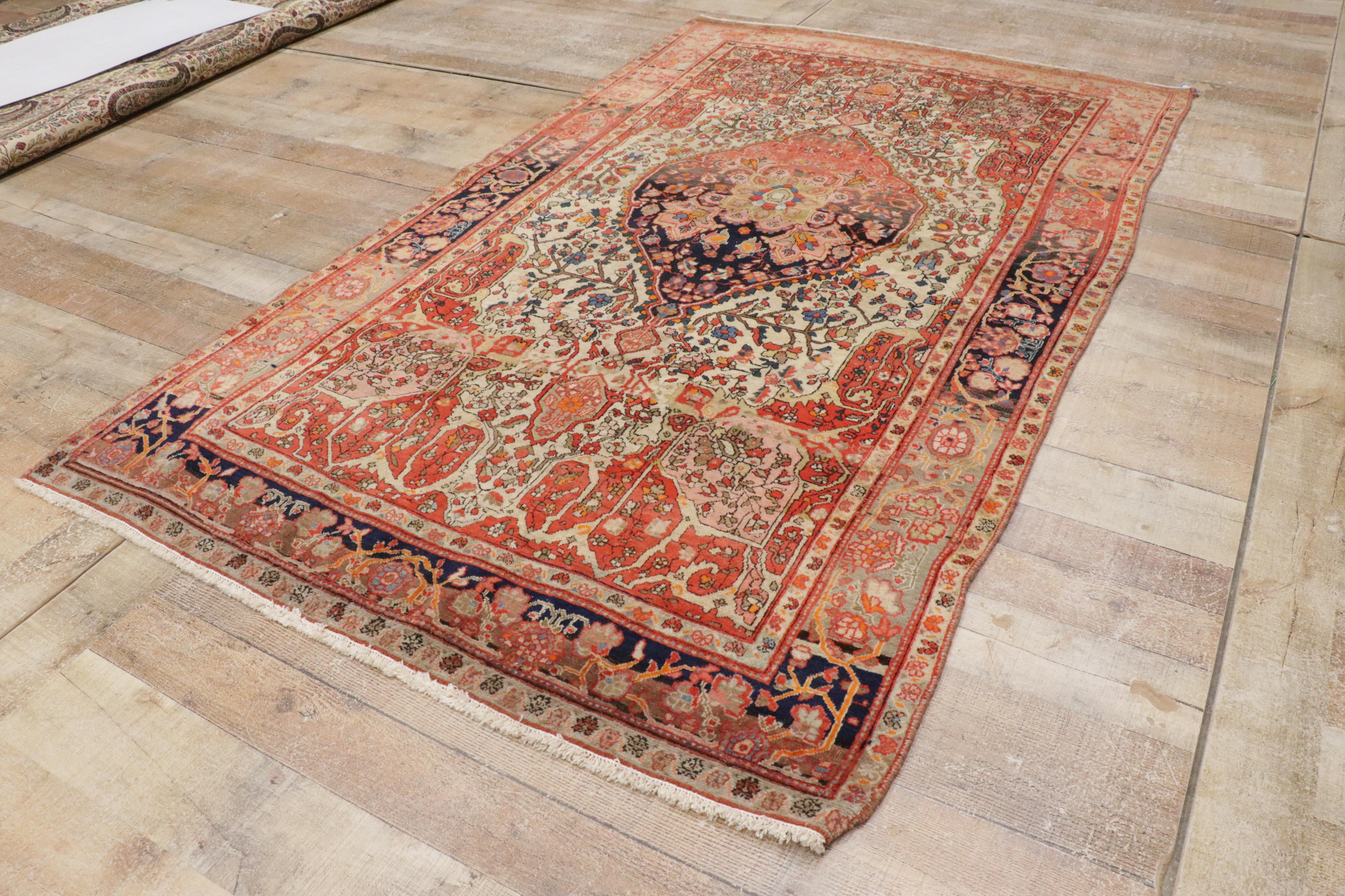 Late 19th Century Persian Sarouk Farahan Rug with Traditional Style For Sale 7