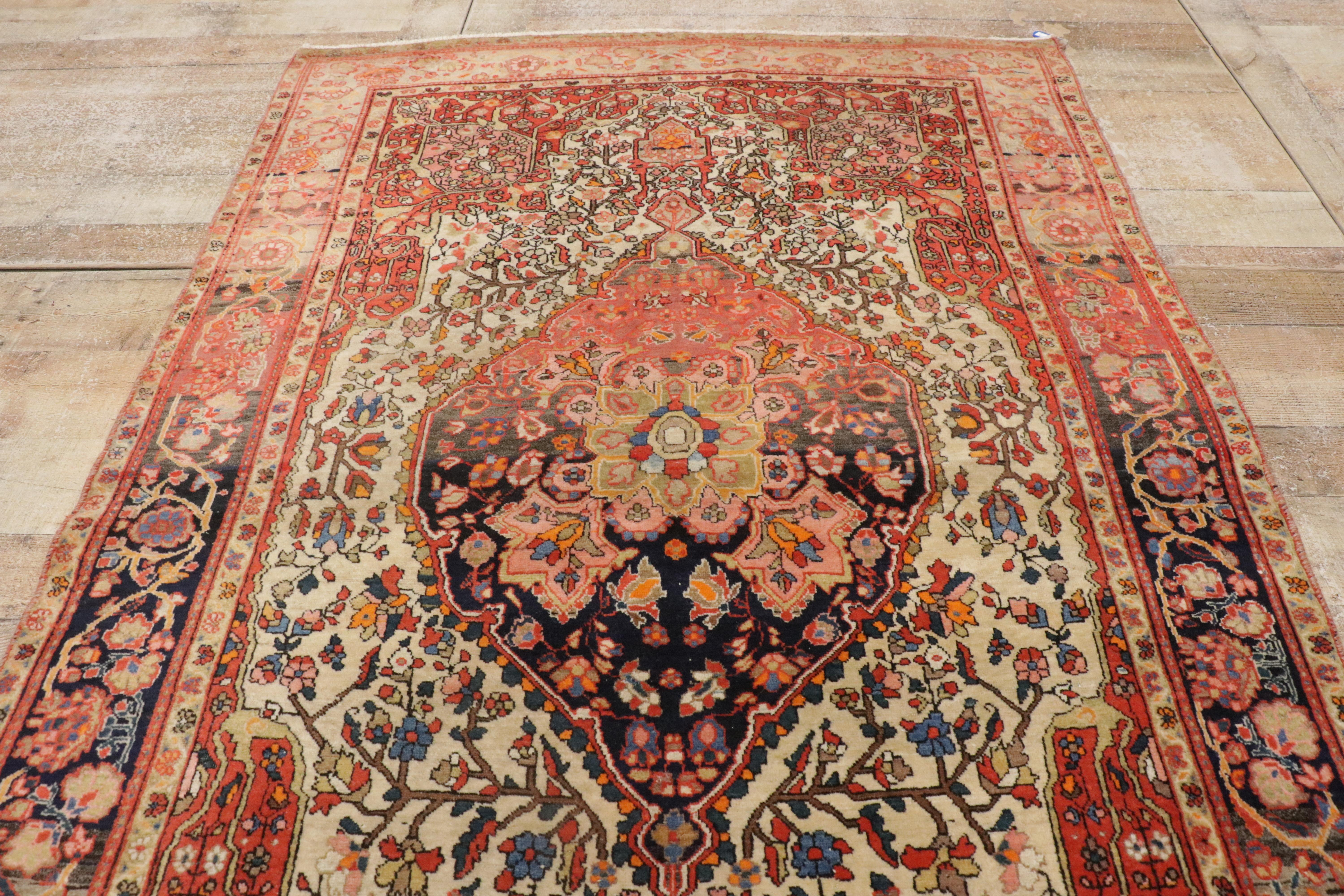 Late 19th Century Persian Sarouk Farahan Rug with Traditional Style For Sale 8