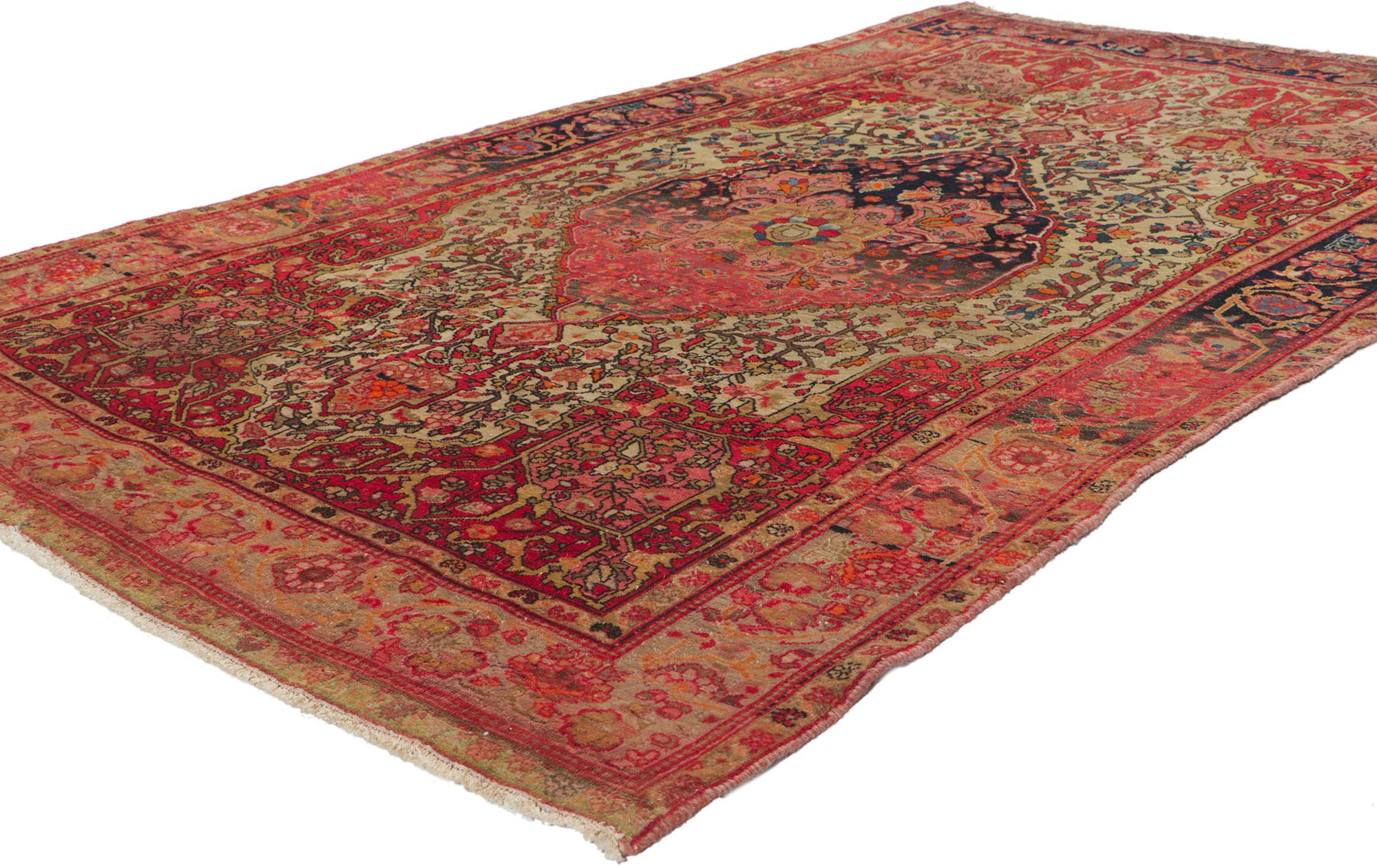 61112 Antique Persian Sarouk Farahan rug, 04'00 x 06'08.