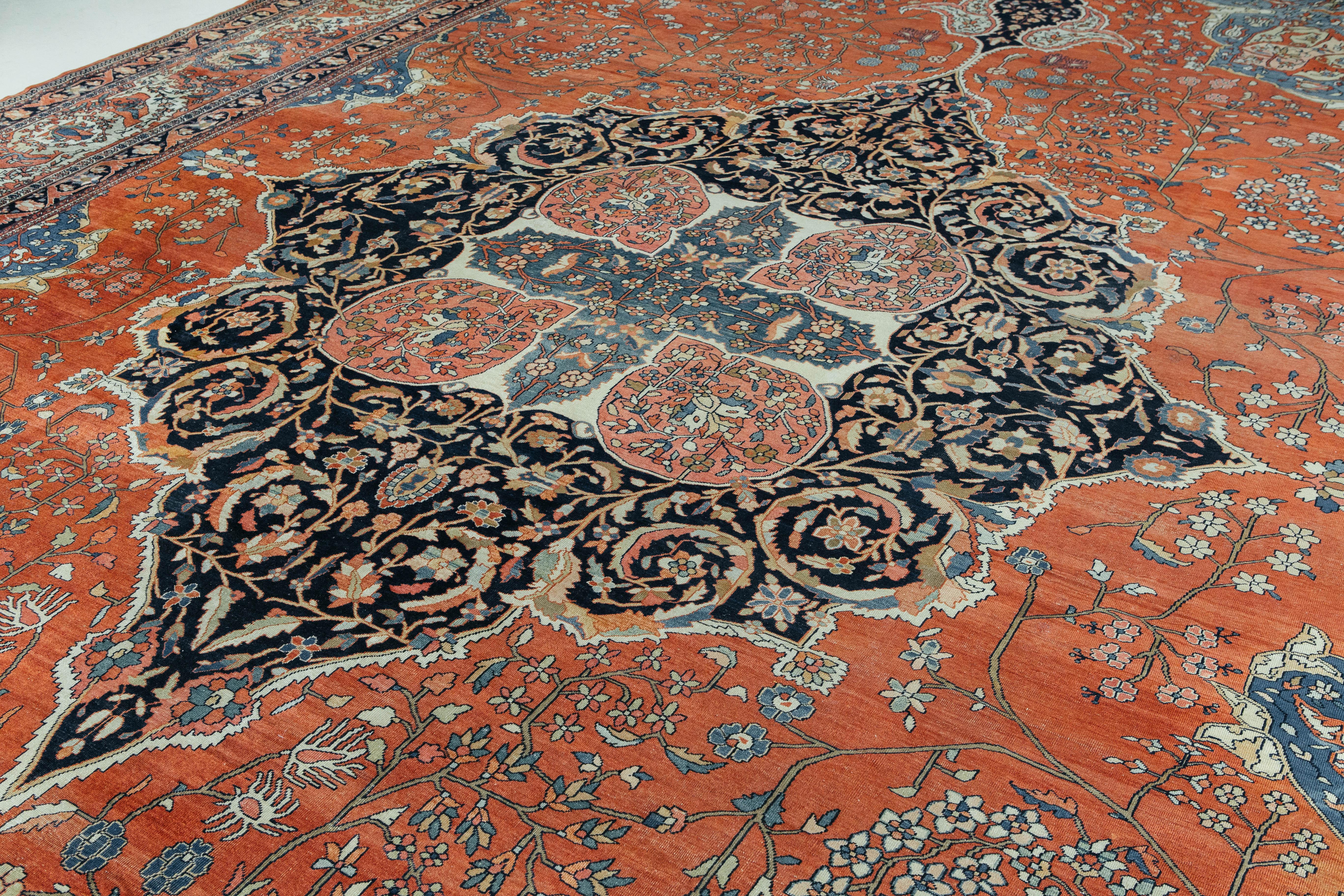 Antique Persian Sarouk Farahan Rug In Good Condition For Sale In WEST HOLLYWOOD, CA