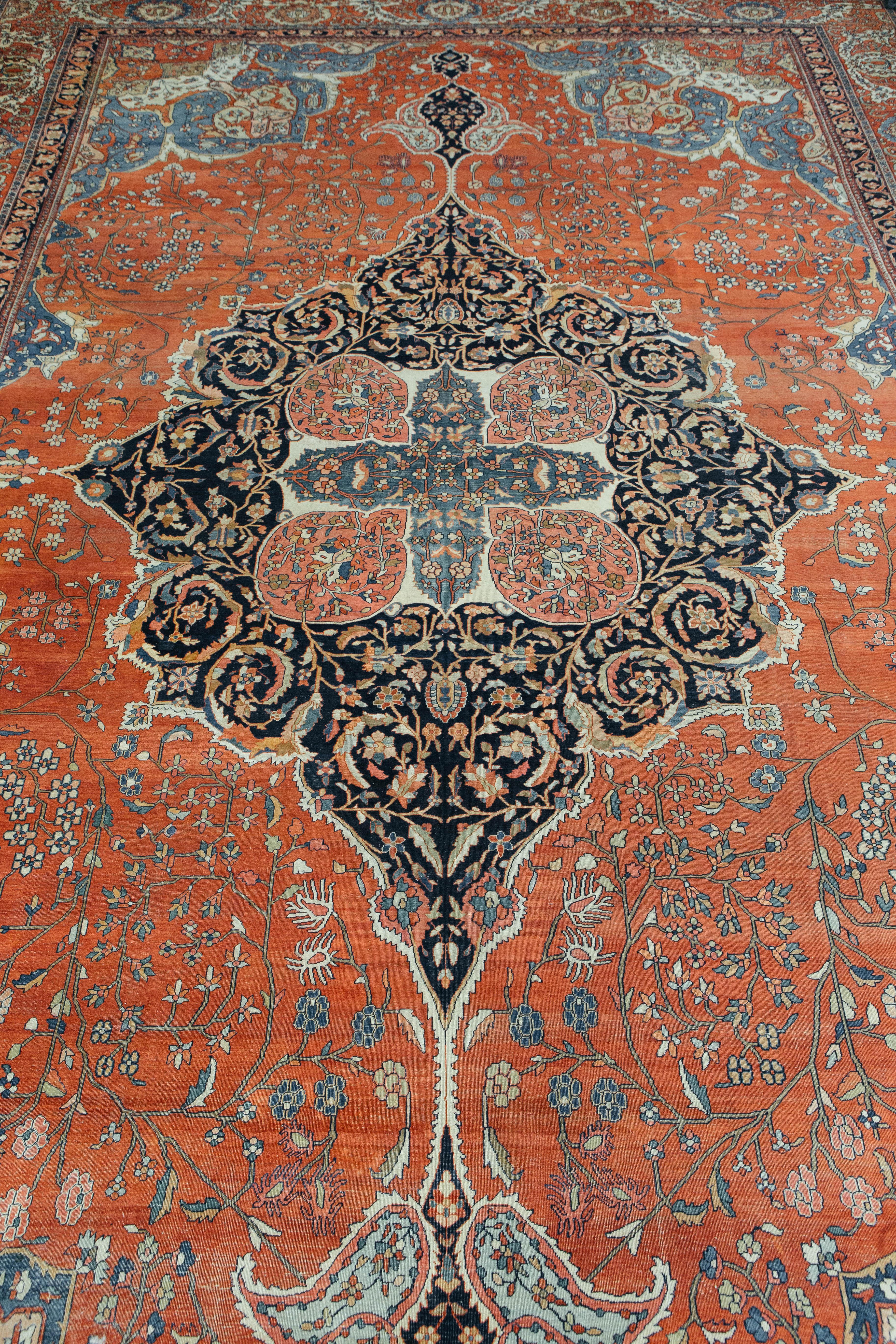 Antiker persischer Sarouk-Farahan-Teppich (Handgeknüpft) im Angebot