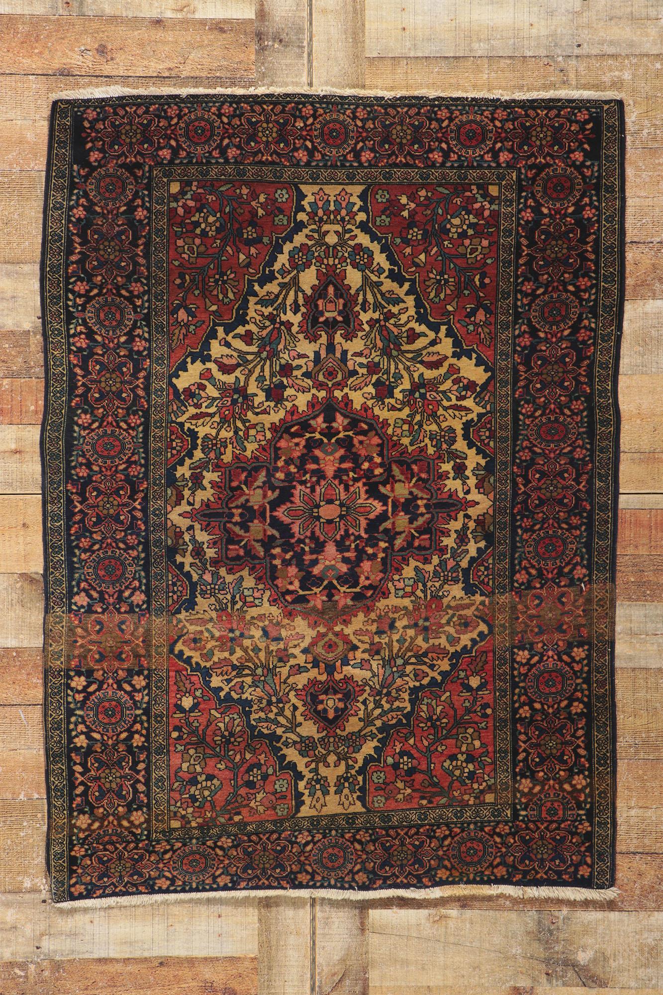 Antique Persian Sarouk Farahan Rug For Sale 1