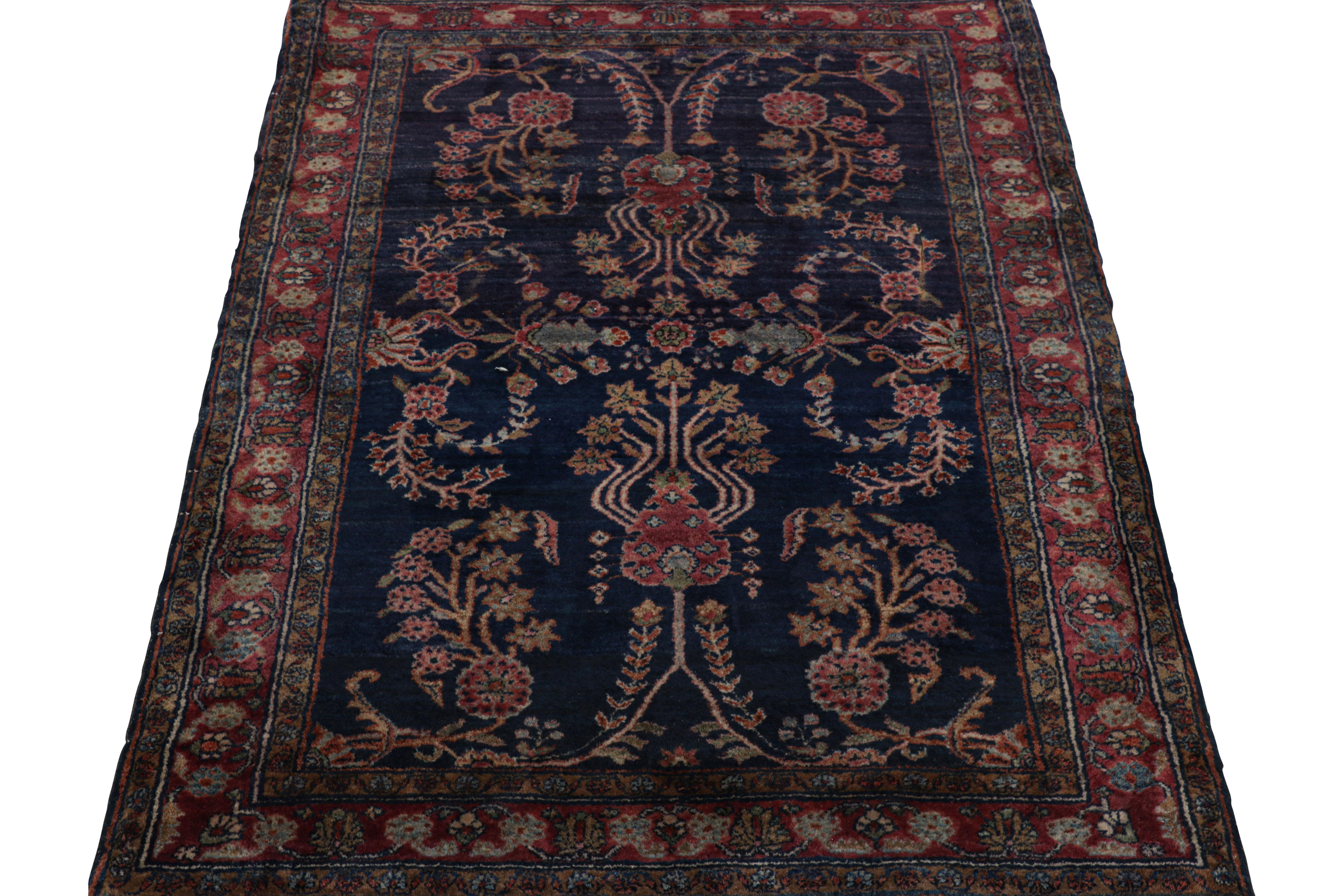 Antique Persian Sarouk Farahan Rug In Blue With Floral Patterns - Rug & Kilim In Good Condition For Sale In Long Island City, NY