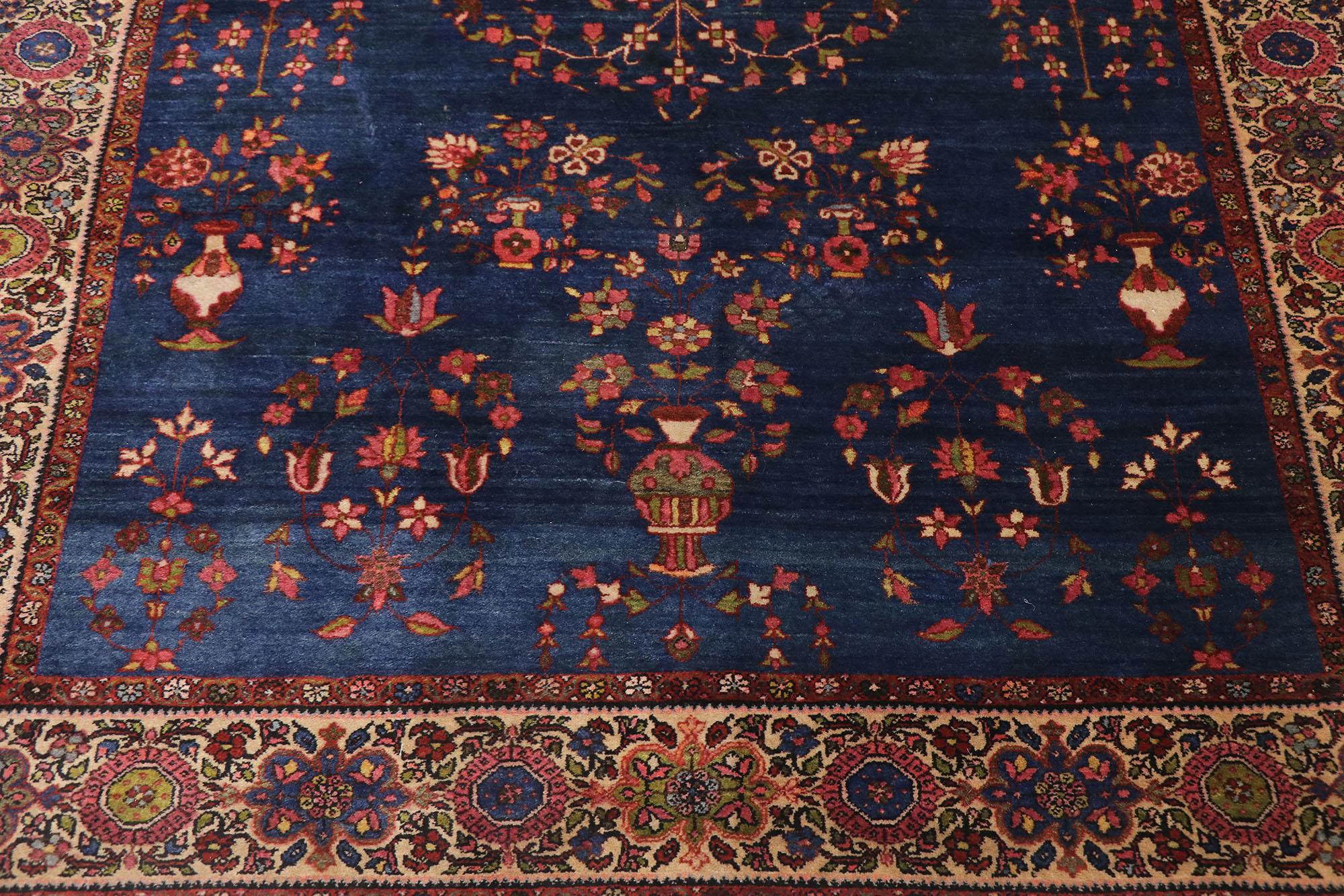 Antique Persian Sarouk Farahan Rug with Victorian Style In Good Condition For Sale In Dallas, TX