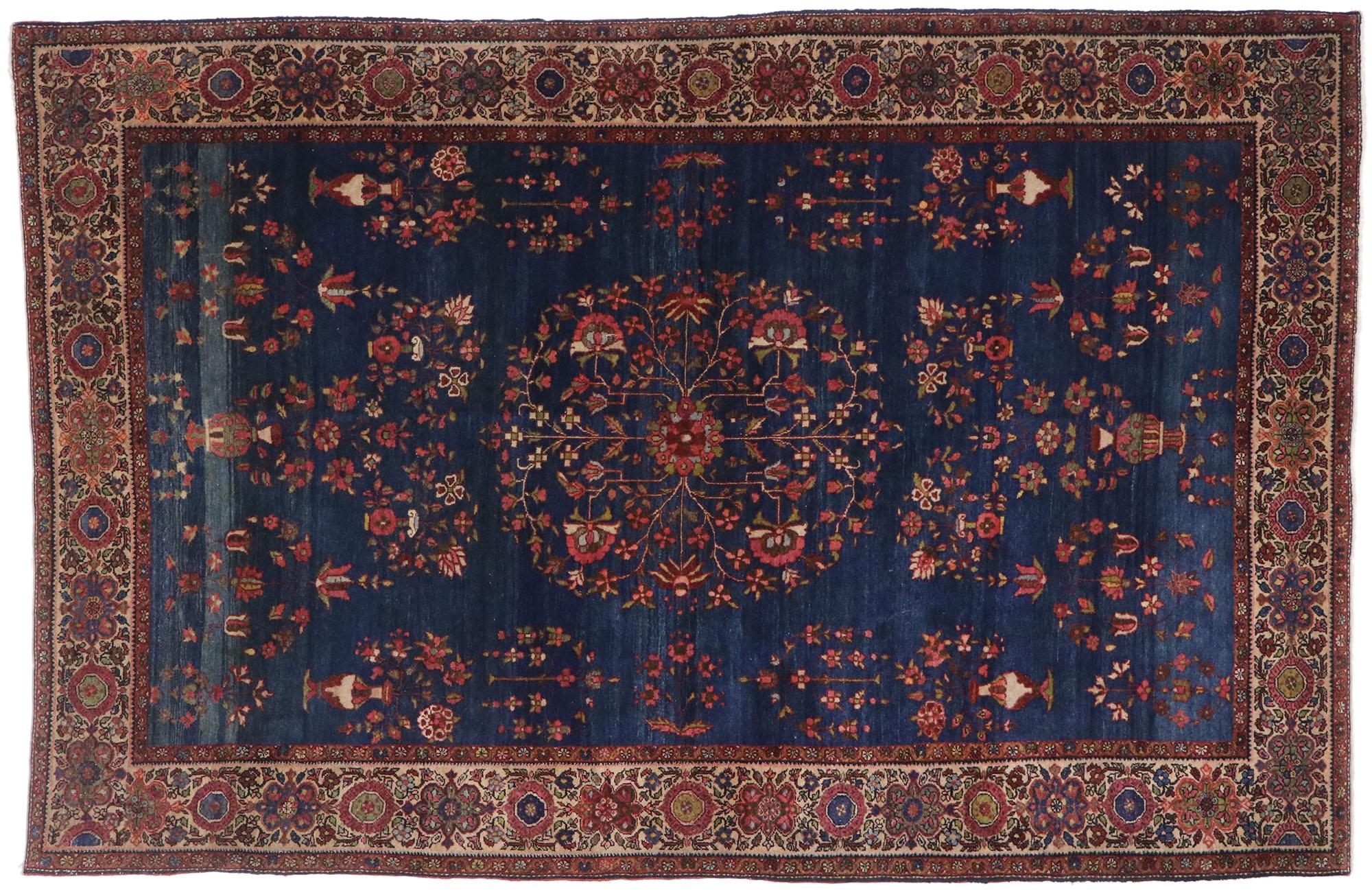 Antique Persian Sarouk Farahan Rug with Victorian Style For Sale 3
