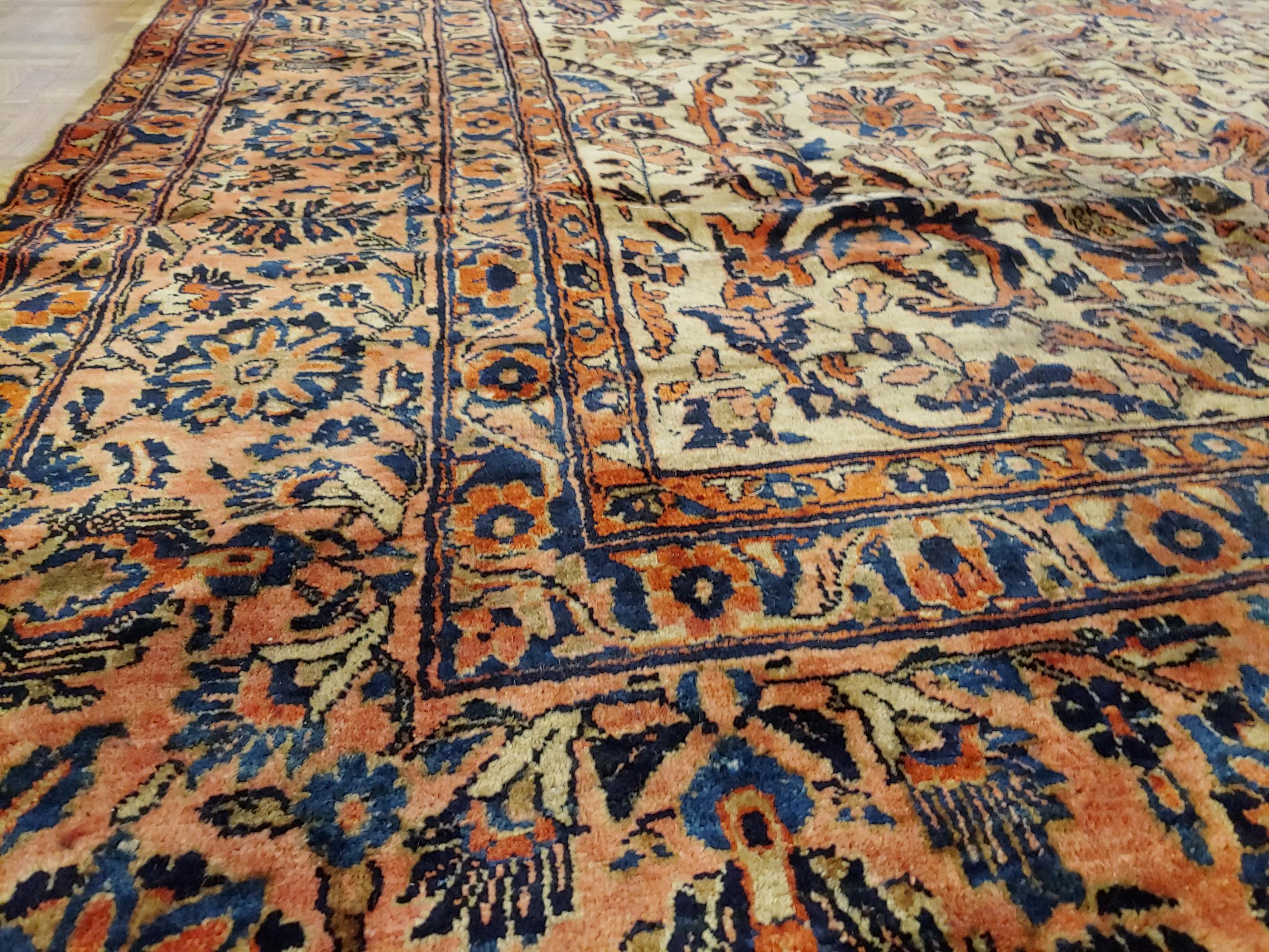 Antique Persian Sarouk, Floral Design, Gold Background, Wool, Room Size, 1915 In Good Condition For Sale In Williamsburg, VA
