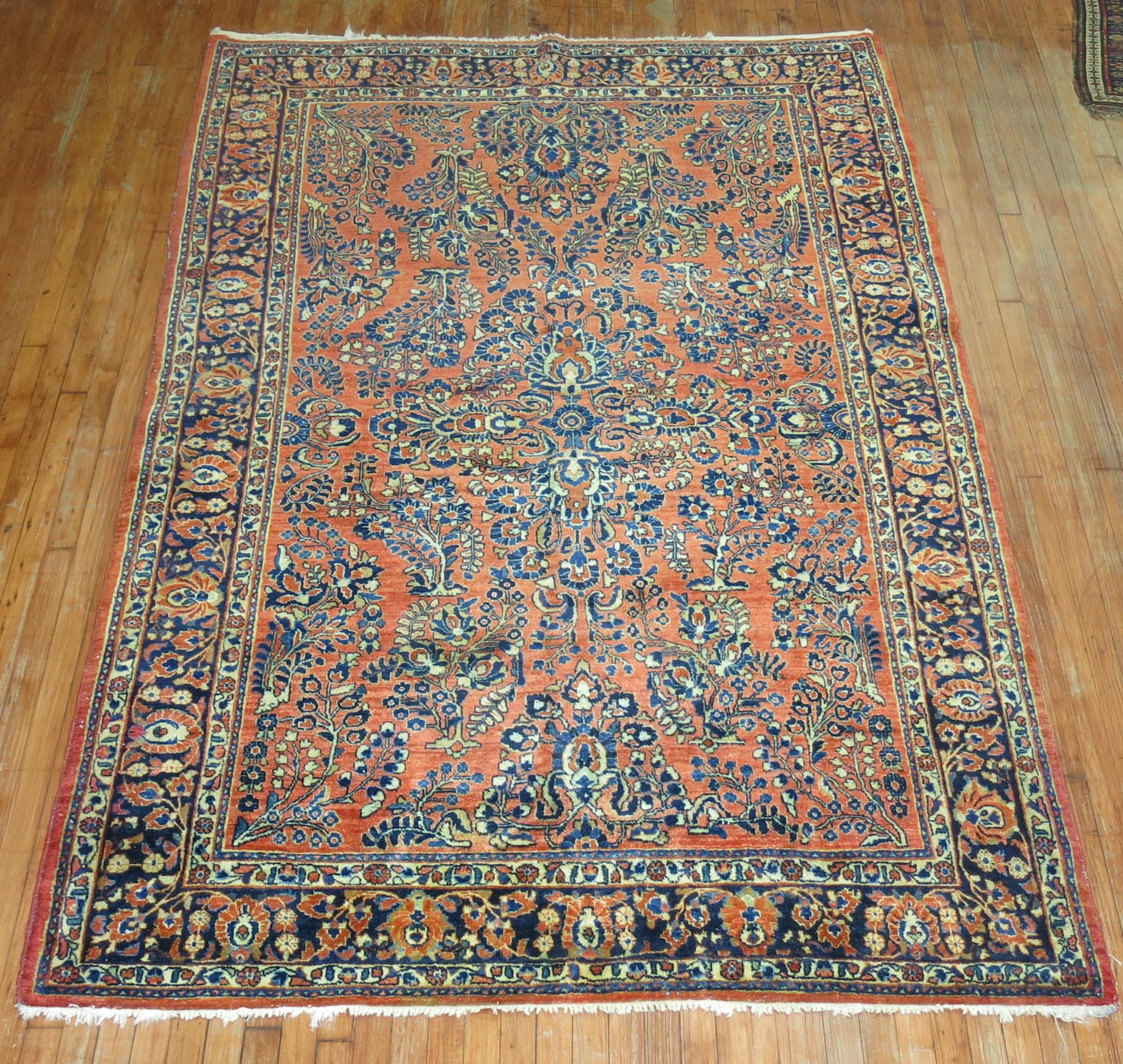 Antique Persian Sarouk Intermediate Size Rug In Good Condition For Sale In New York, NY