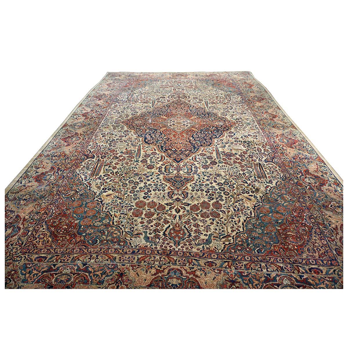 Antiker persischer Sarouk Mahajaran-Teppich in Übergröße 12x19 in Elfenbein, Marineblau und Rot (Sarouk Farahan) im Angebot
